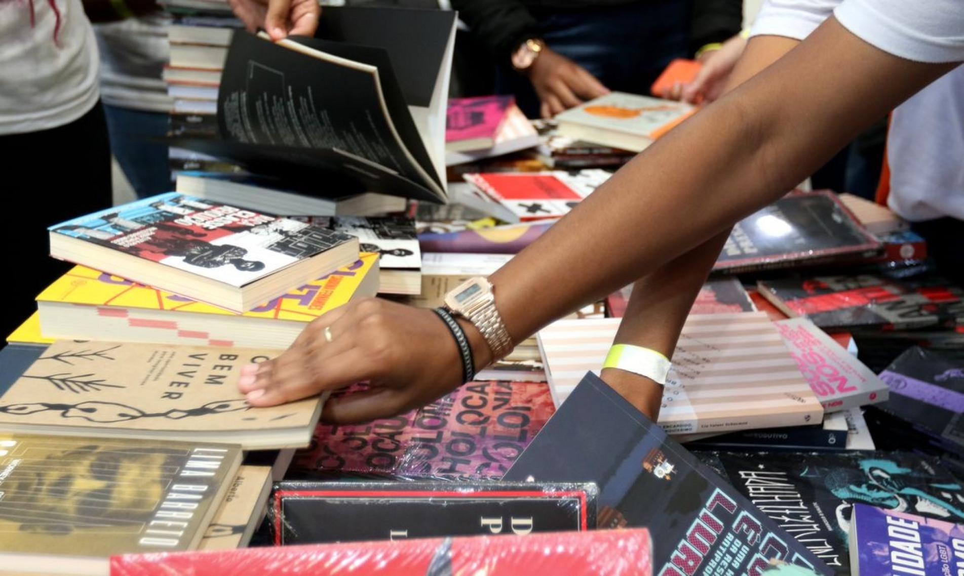 Feira do Livro da Unesp, em São Paulo, começa nesta quarta-feira (12)