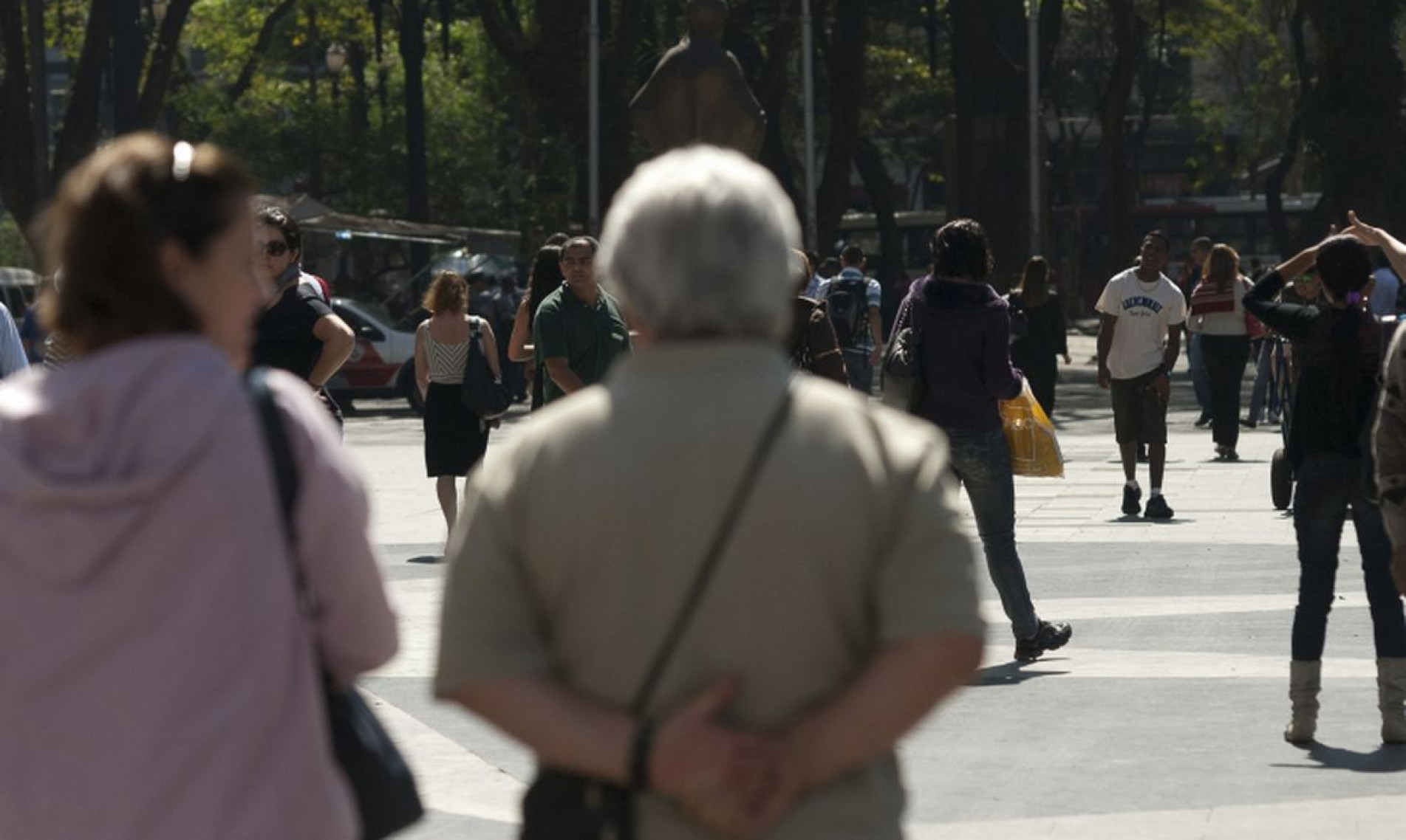 A população com 65 anos ou mais no Brasil representava 10,5% do total em 2022, tendo crescido em relação há dez anos, quanto estava em 7,7%