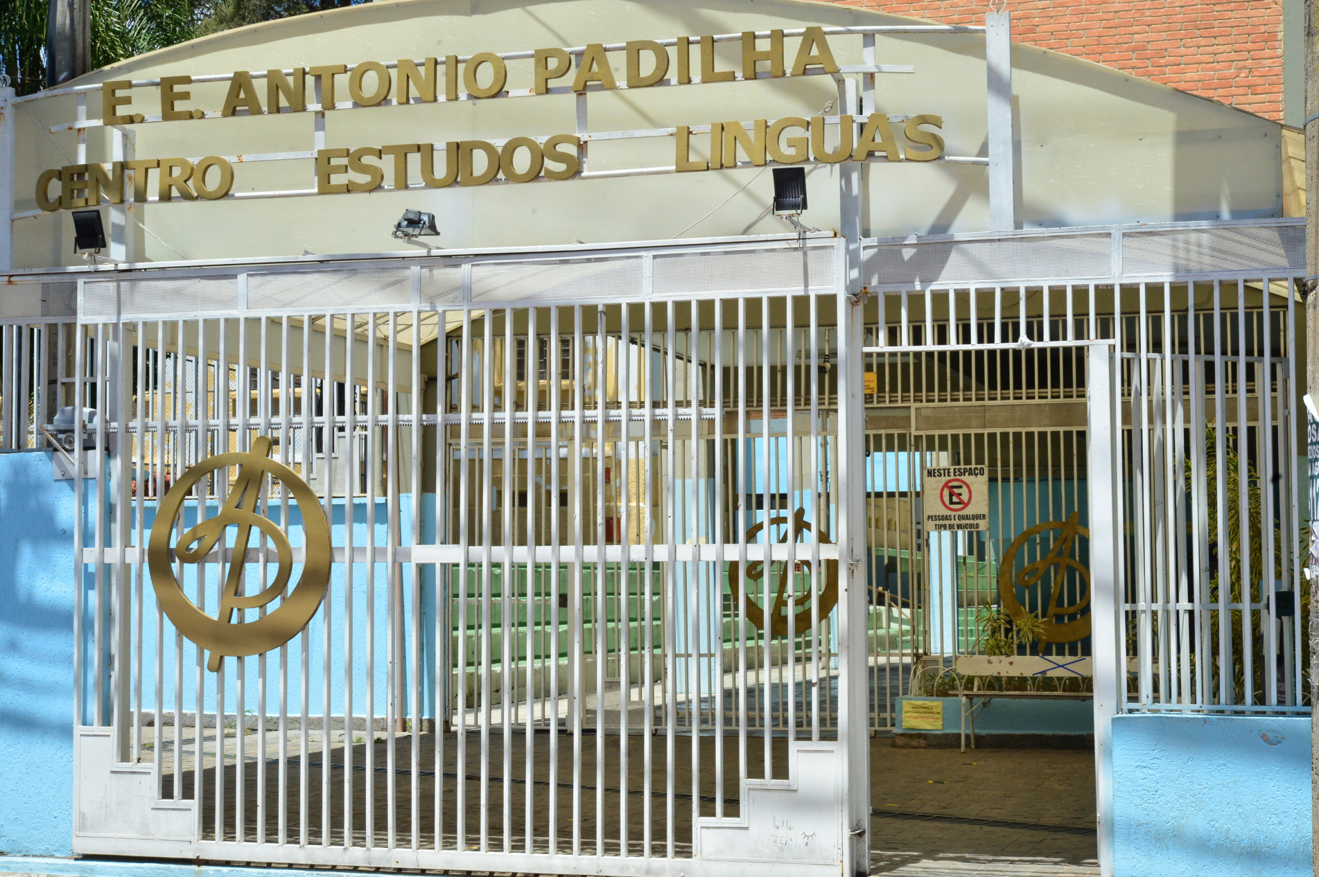 Fachada da Escola Estadual Antônio Padilha, em Sorocaba