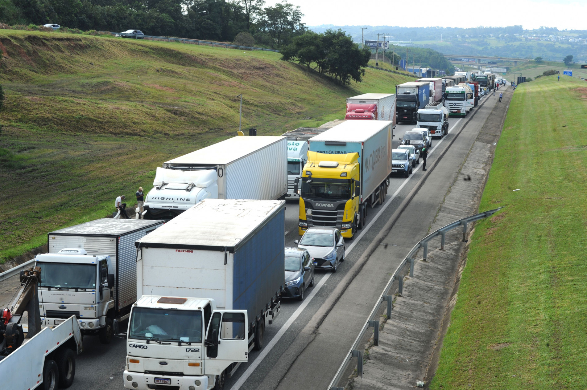 Concessionária registrou dez quilômetros de congestionamento