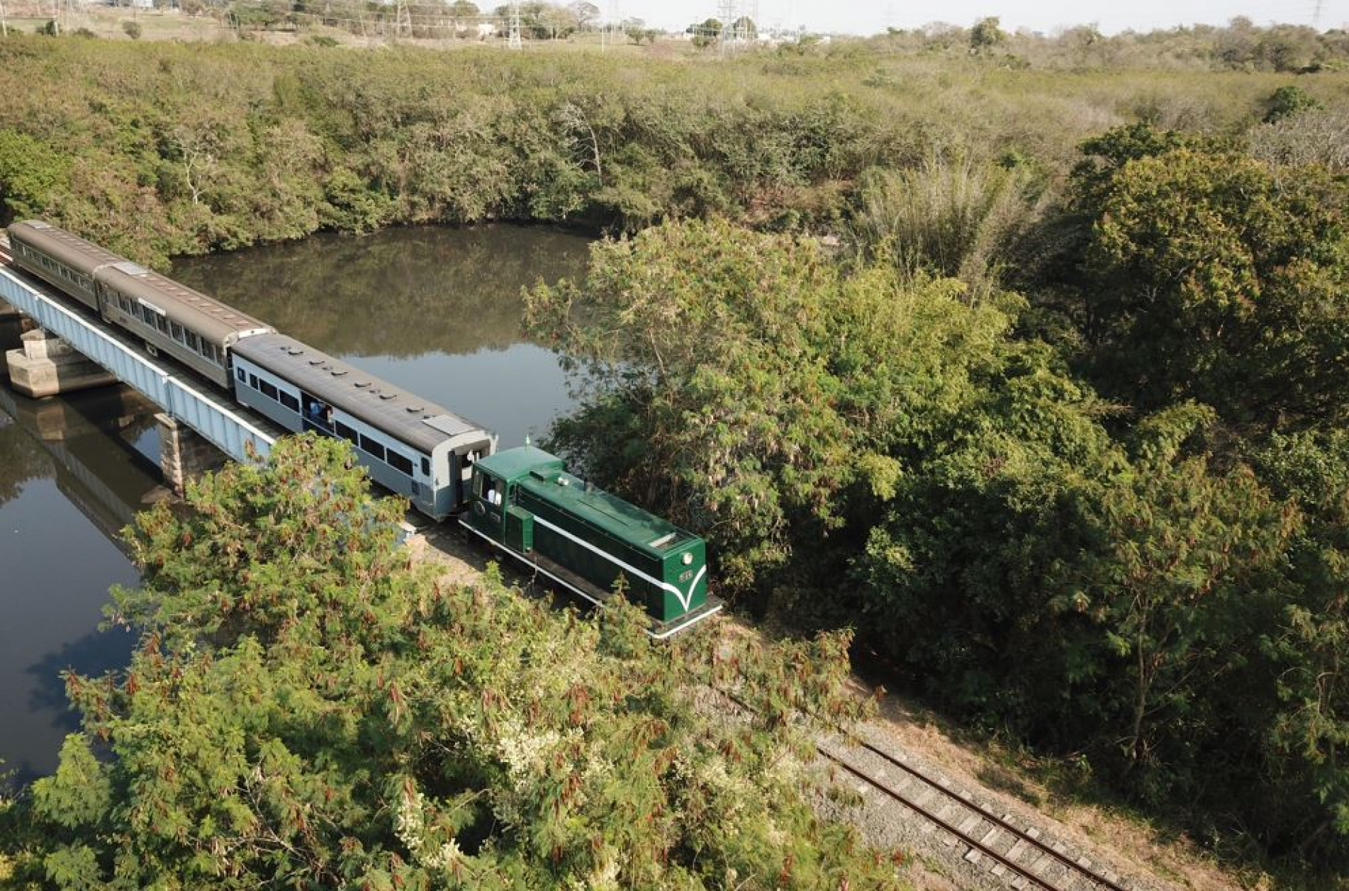 Trem turístico faz trajeto entre Itu e Salto em uma viagem regada com muita história