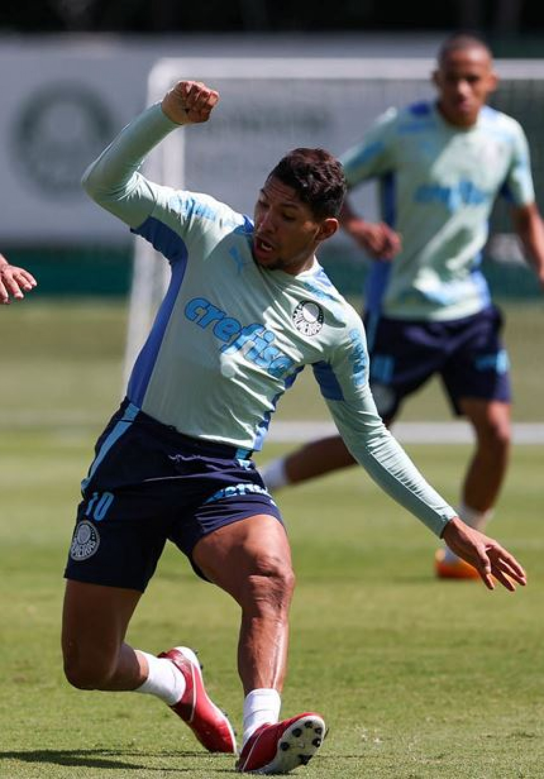 Rony ficará entre os reservas