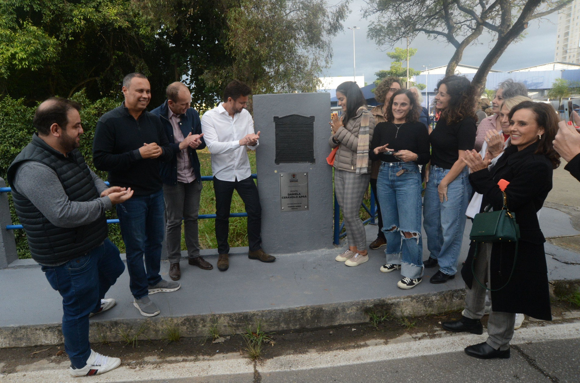 Familiares e amigos de Dany participaram da cerimônia em sua homenagem ontem, à tarde
