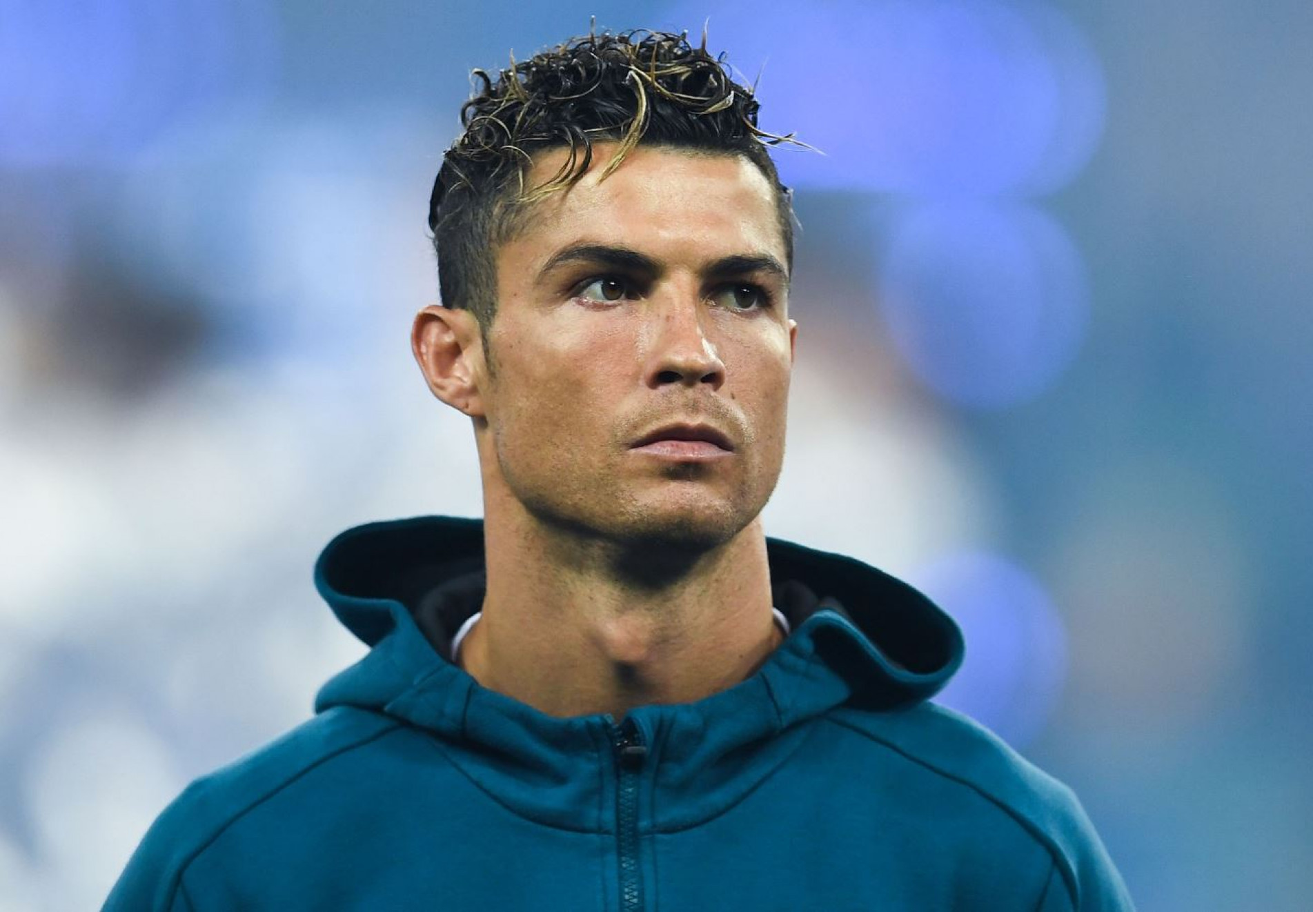 Cristiano Ronaldo é o atleta mais bem pago do mundo, segundo a revista Forbes 