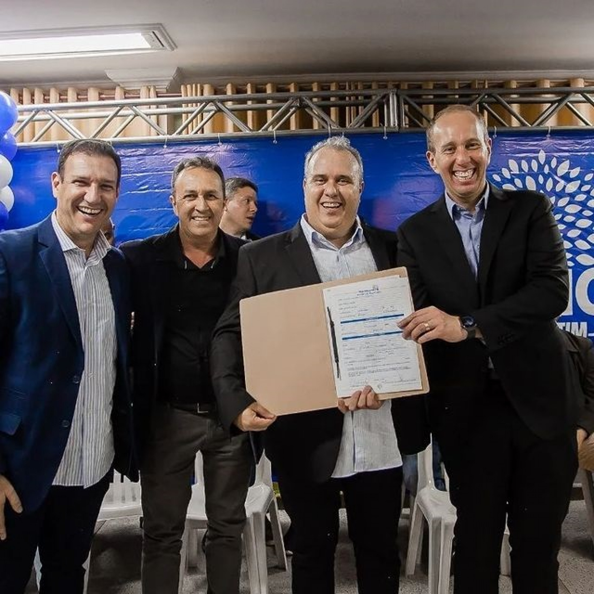 Prefeito de Sorocaba participou da festa de filiação de Weber na cidade vizinha 