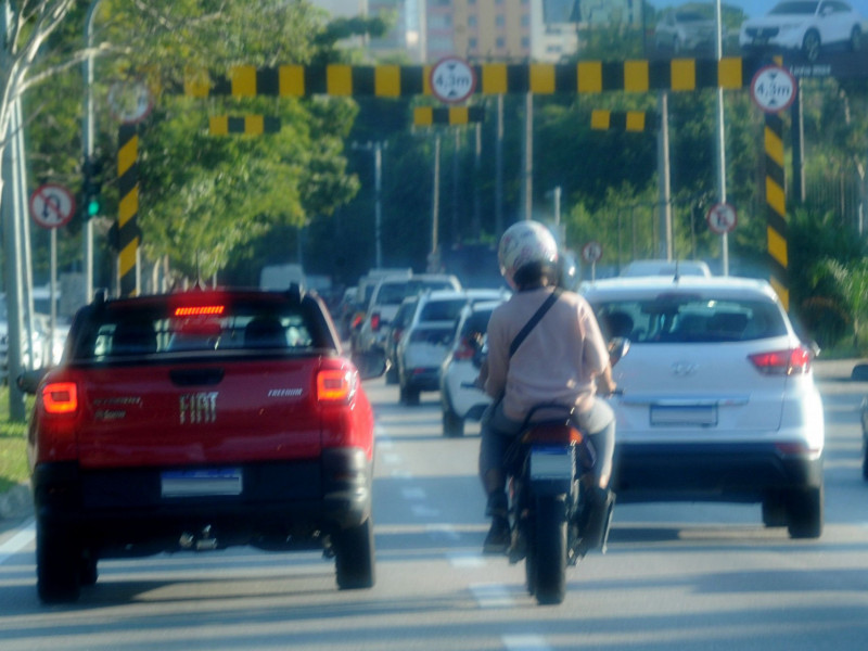 Moradora de Sorocaba viraliza na web ao pedir Uber Moto e ser