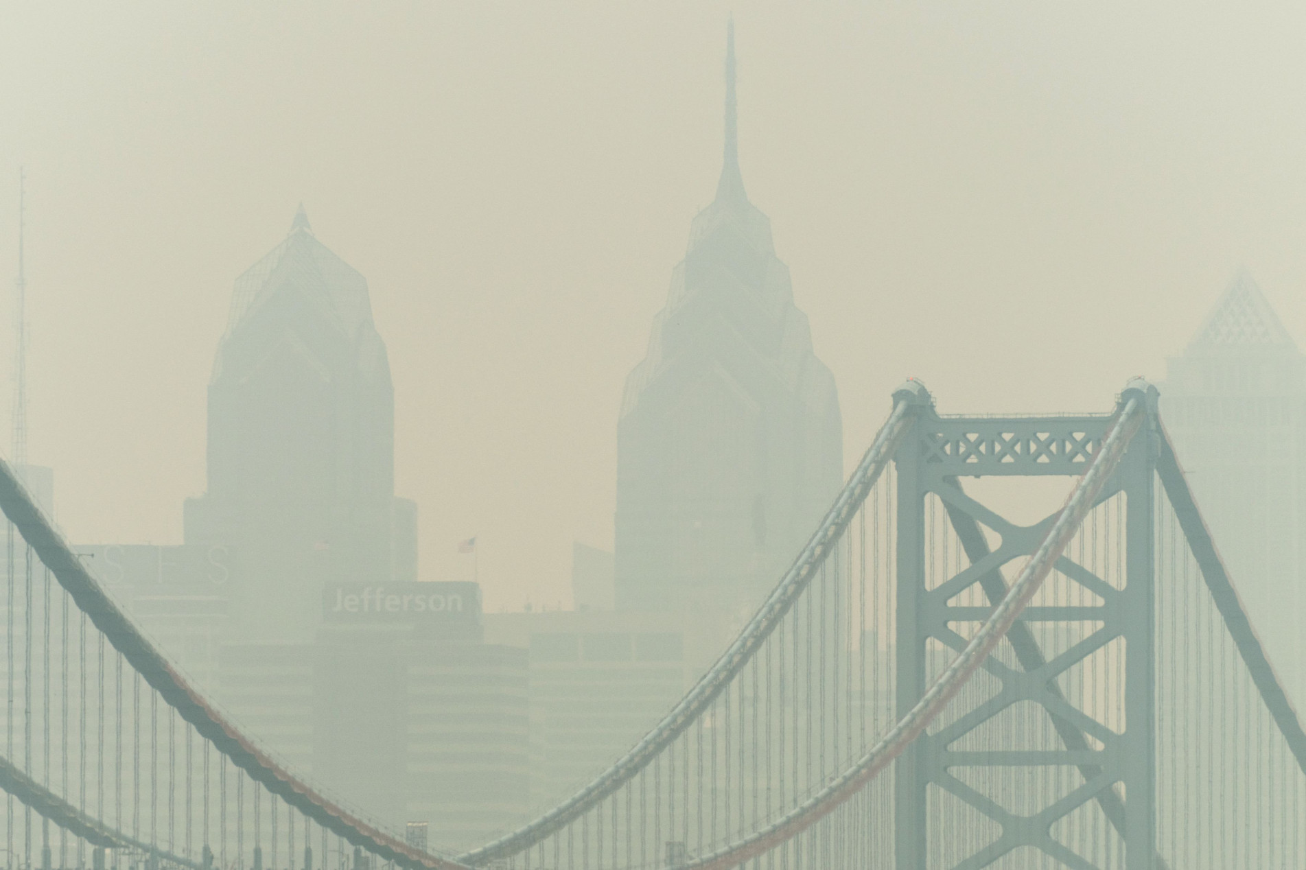 Nova York e Nova Jersey estão sob densa camada de fumaça