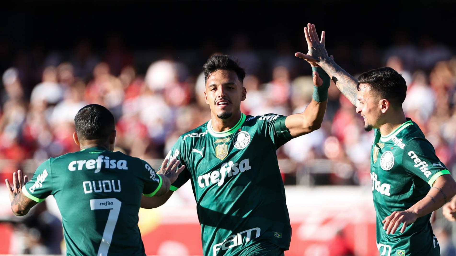 Gabriel Menino marcou um golaço contra o São Paulo