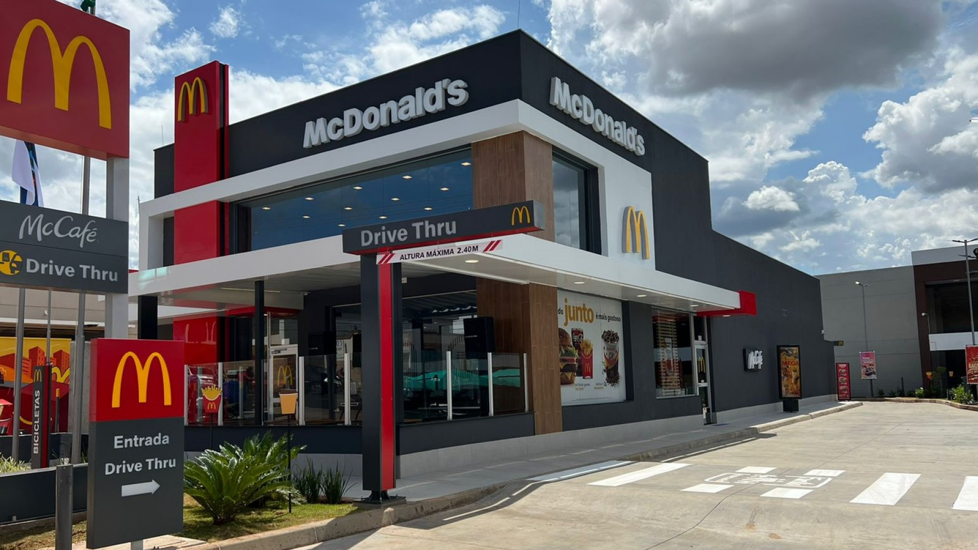 TST condena McDonald's em R$ 2 mi por trabalho de adolescentes em chapas e fritadeiras