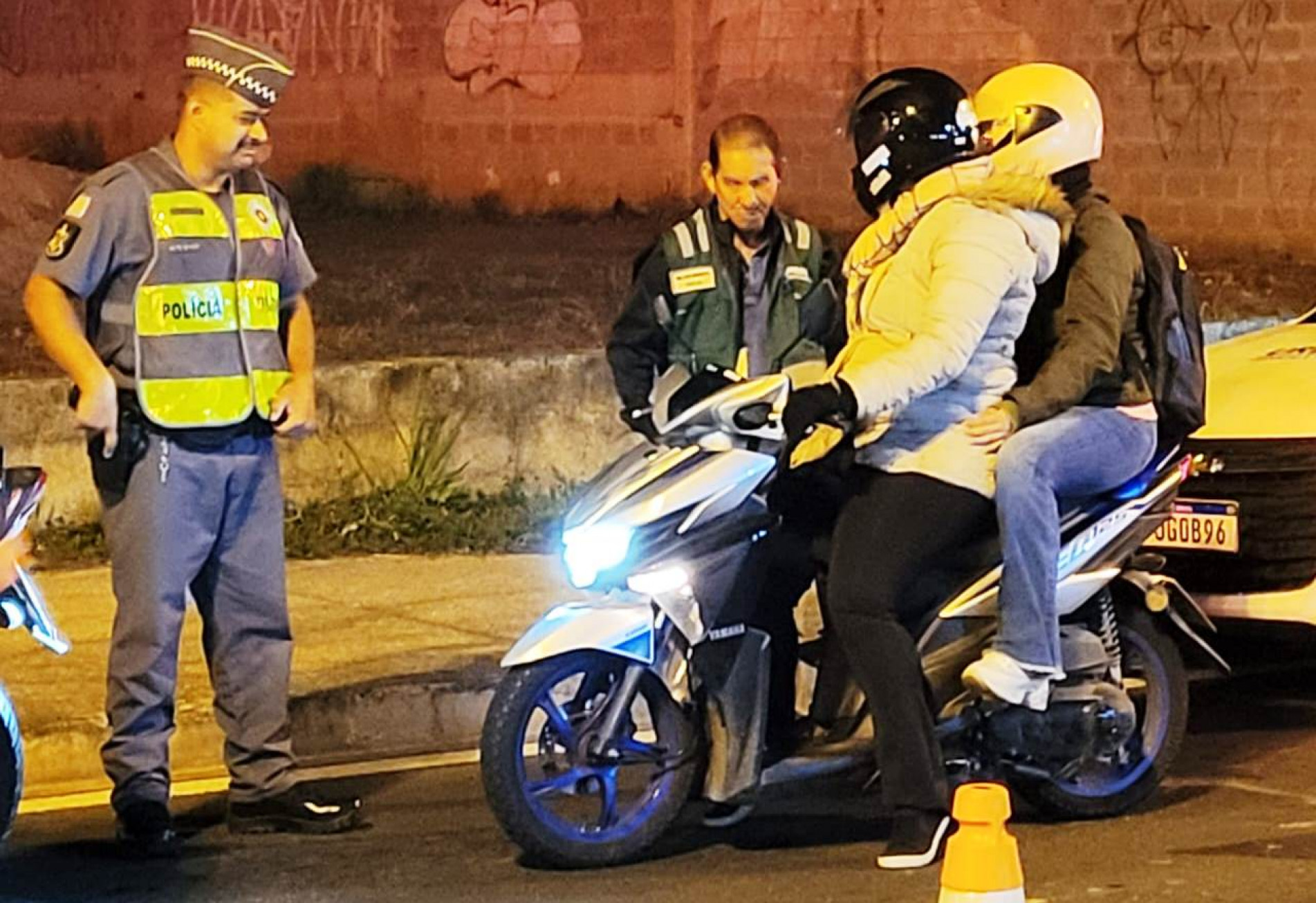 Fiscalização integrada da Urbes, Semob, PM e GM autuou dois motociclistas na manhã de ontem