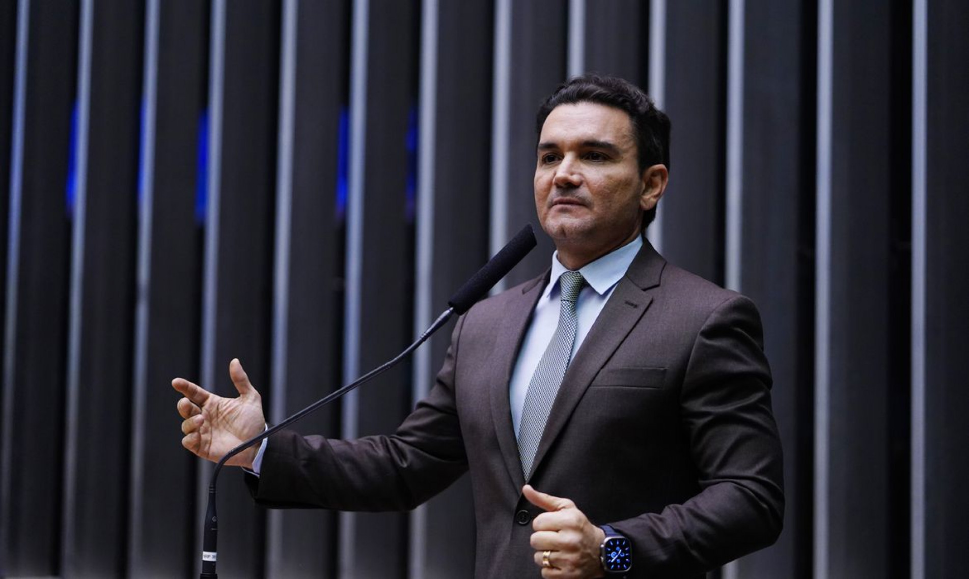 Discussão e votação de propostas. Dep. Celso Sabino (UNIÃO - PA). Foto: Pablo Valadares/Câmara dos Deputados