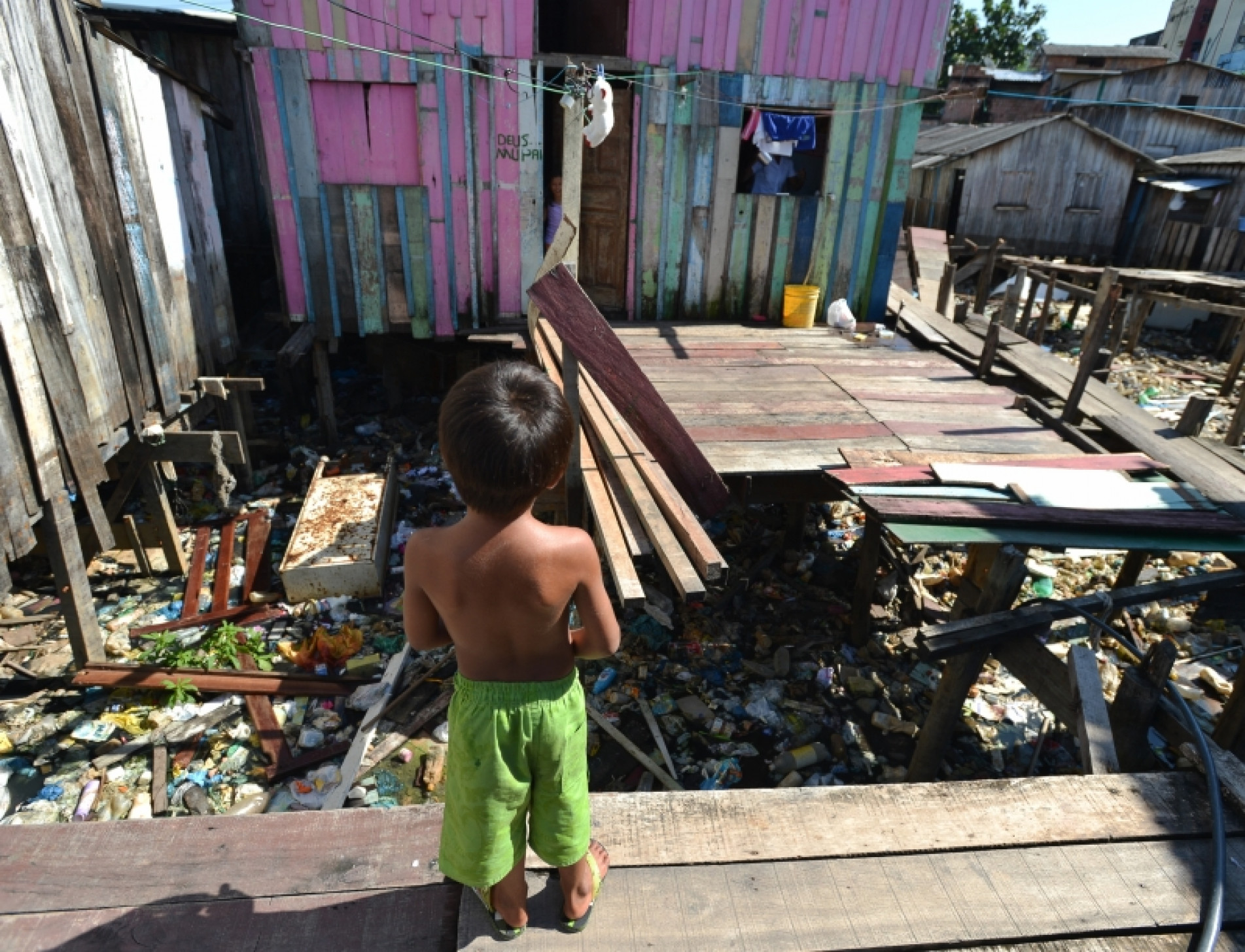 
O impacto das crises levou 75 milhões de pessoas a uma situação de extrema pobreza e mais 90 milhões a viver abaixo do limite da pobreza, segundo a ONU