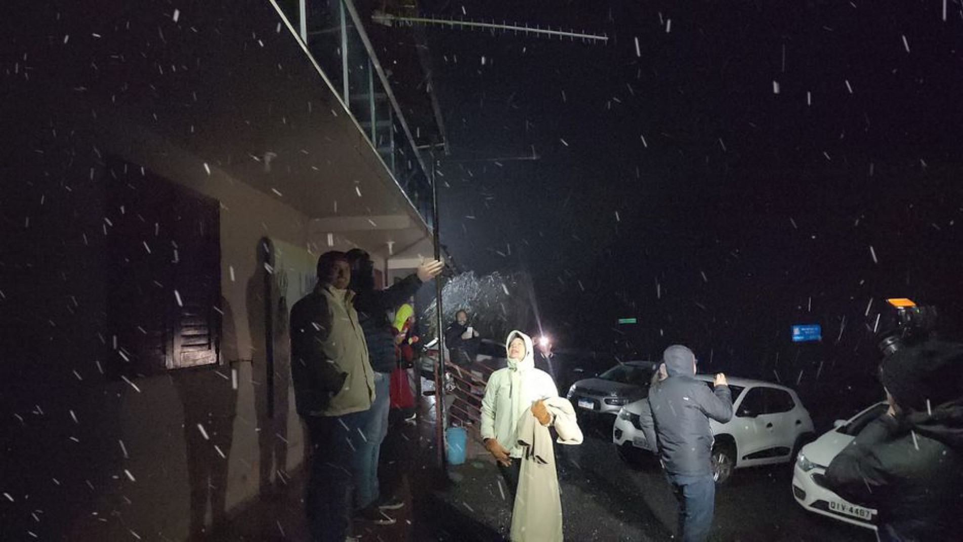 Em São Joaquim, a neve chegou no final da madrugada