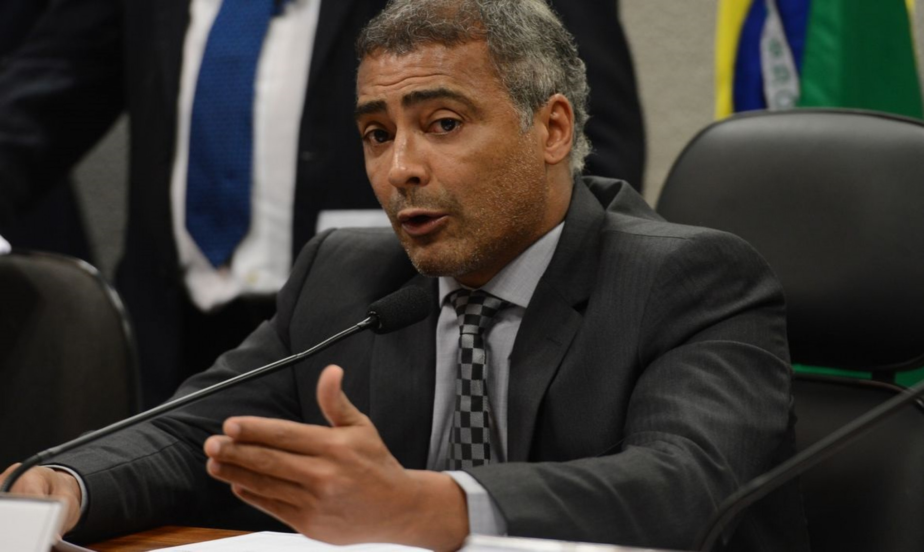 Deputado Romário preside reunião da CPI do Futebol para analisar uma pauta com 9 itens 