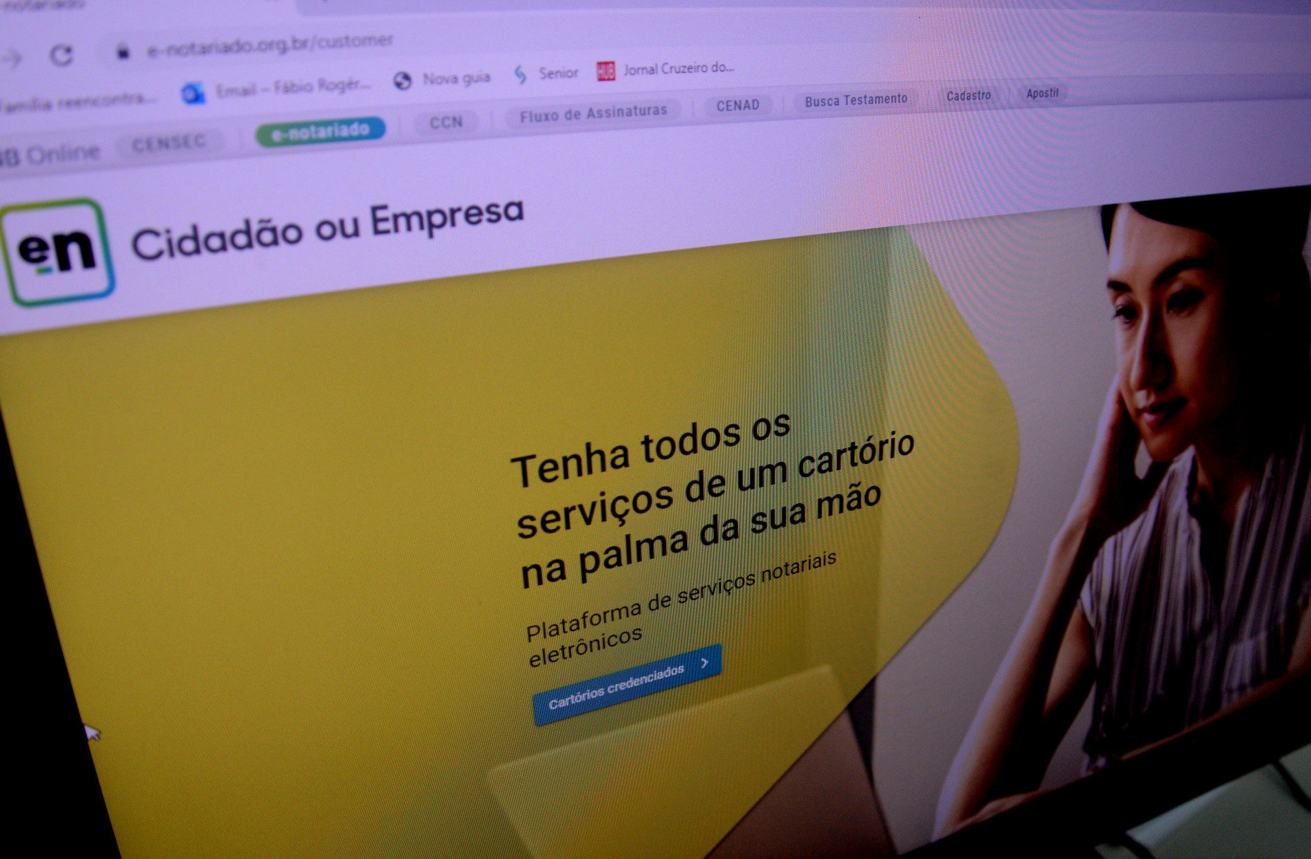 A consulta à matrícula atualizada do imóvel pode ser feita até pela internet, mediante pagamento de taxa