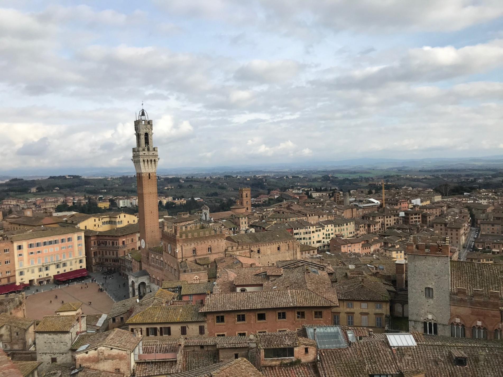 Palestra, em Siena, foi organizada por universidade condenada por fake news