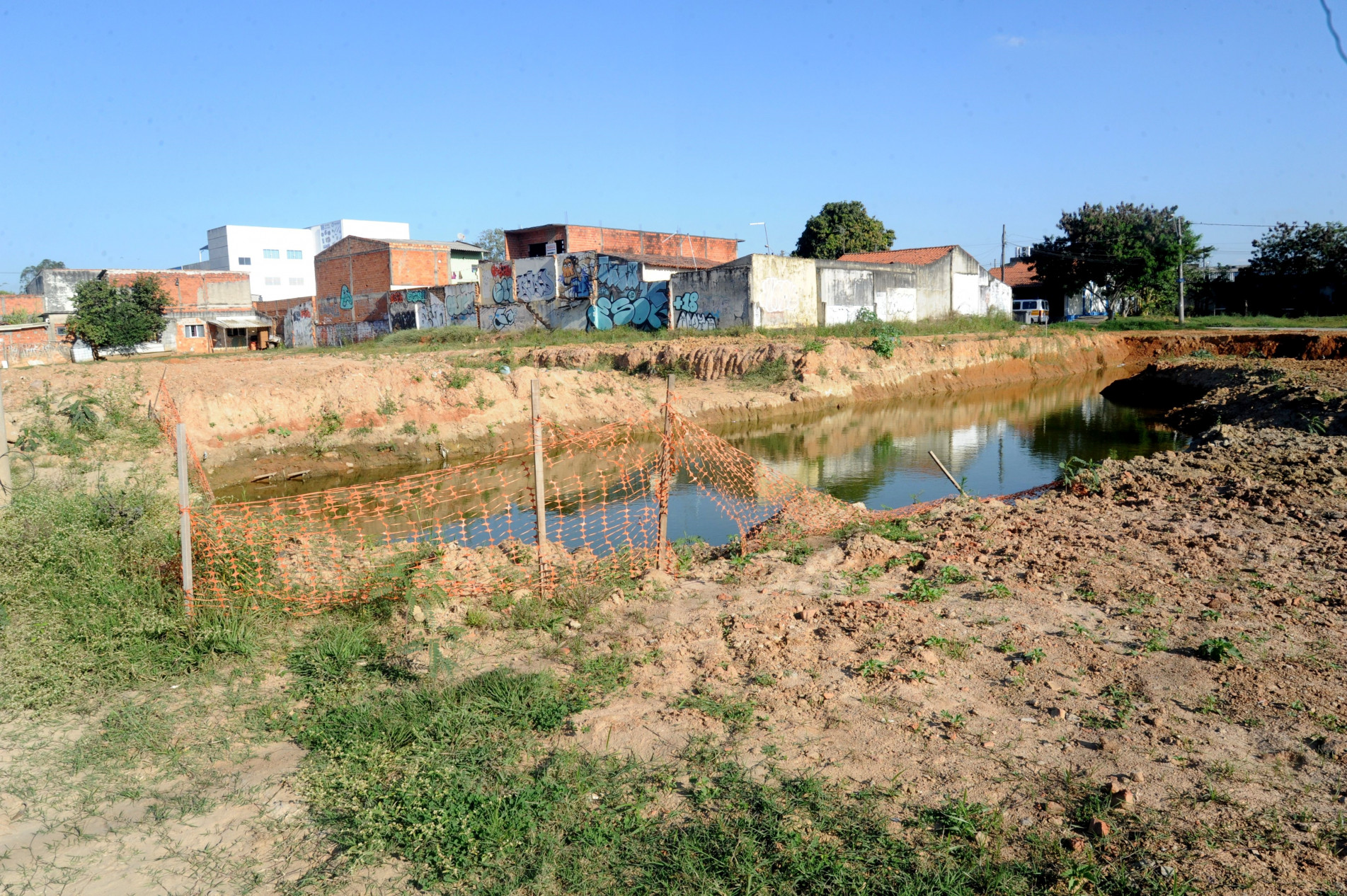 Segundo a Prefeitura, as obras na Vila São João são aguardadas há mais de 40 anos pela população