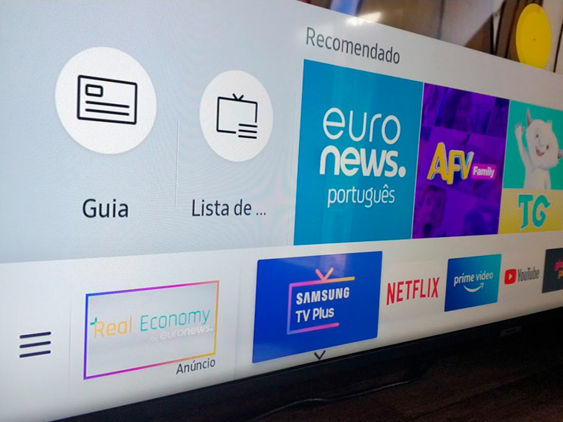 Em média, a veiculação de anúncios no Samsung TV Plus pode variar entre 8 e 12 minutos por hora