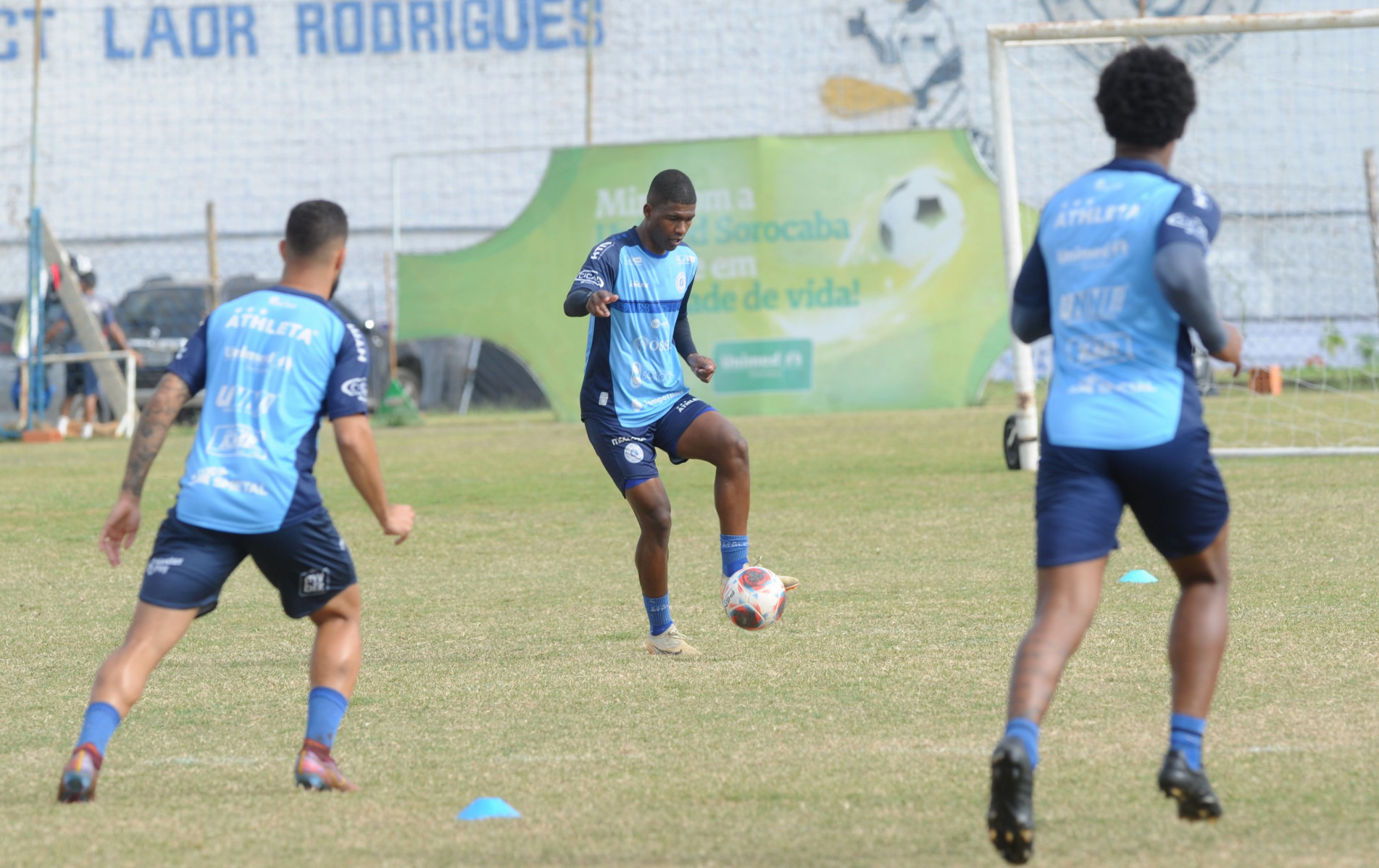 Elenco treina antes de encarar o Grêmio Prudente
