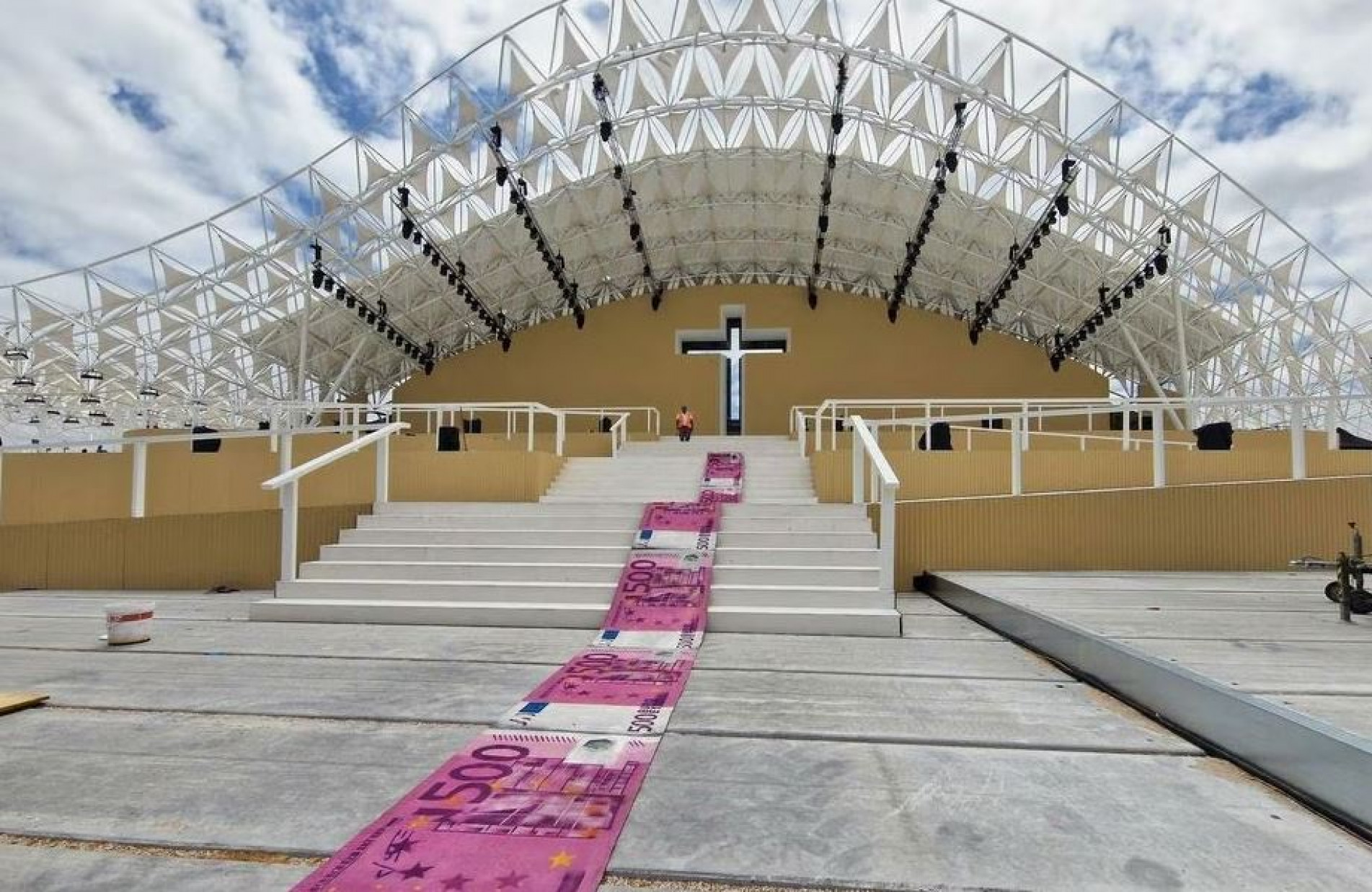 Tapete foi instalado no altar da Jornada Mundial da Juventude