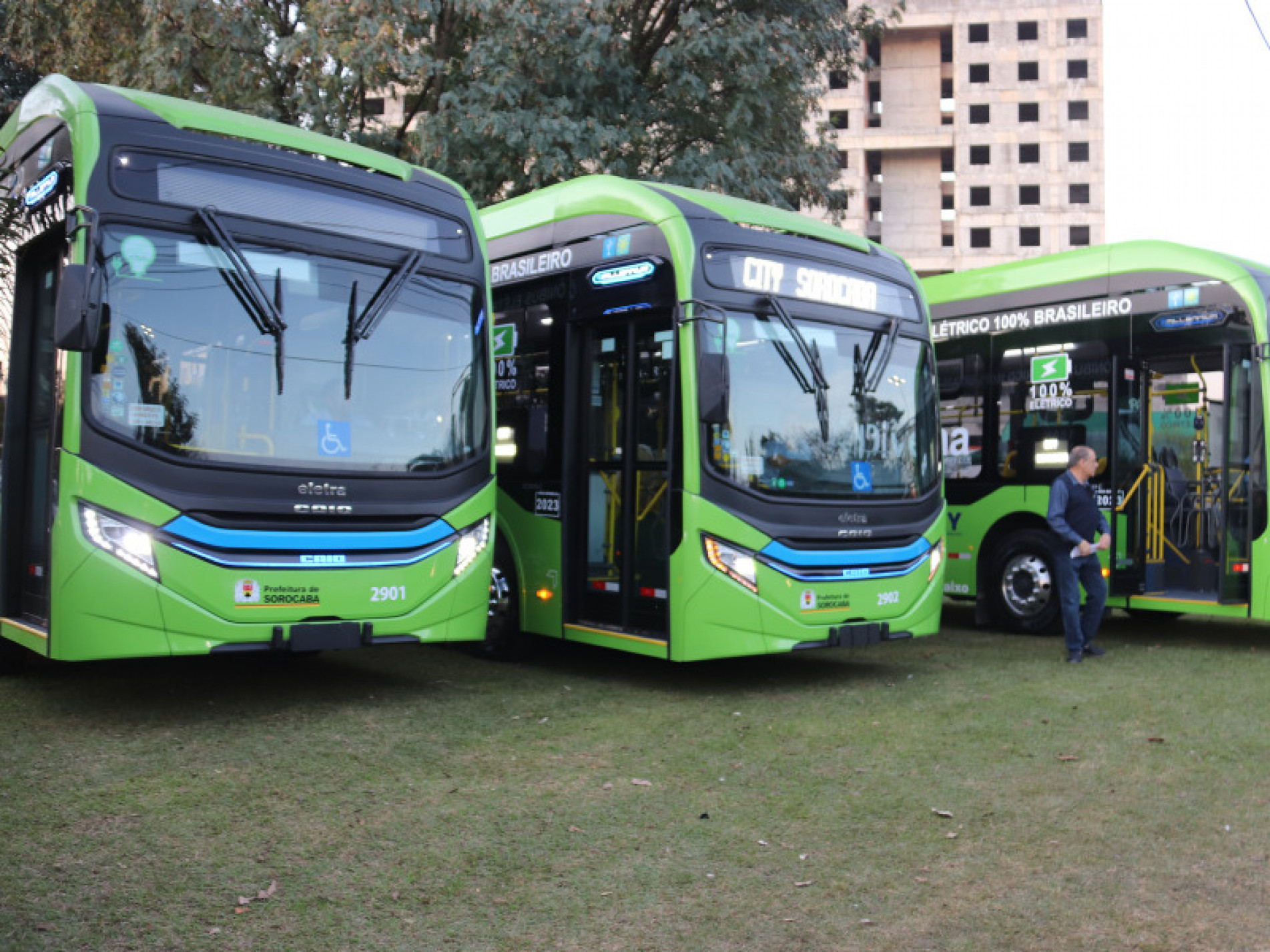 Frota de Sorocaba recebe 10 novos ônibus convencionais e 3 elétricos