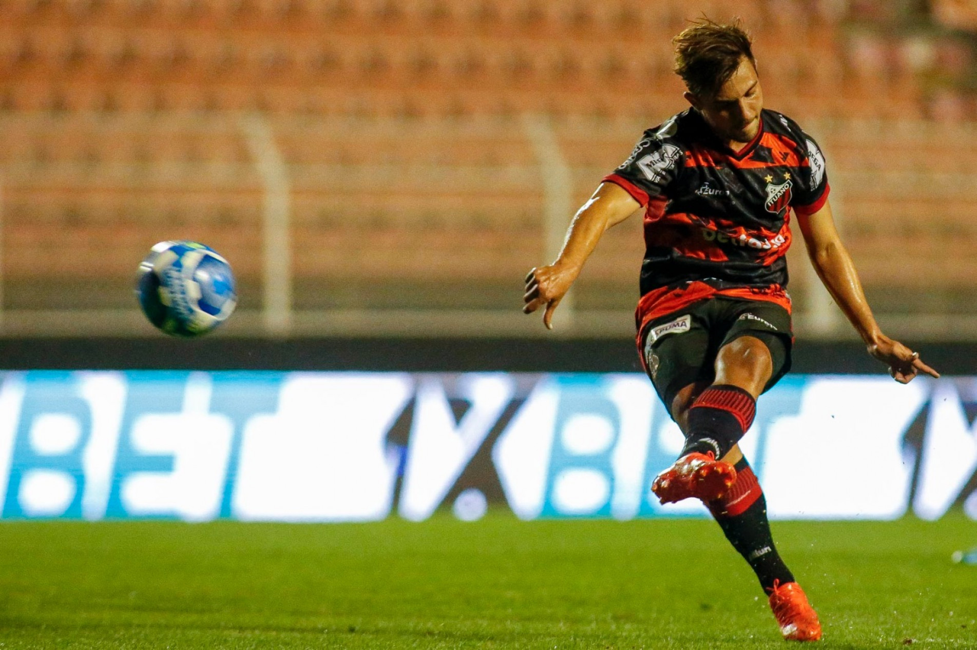 Rafael Carvalheira fez o único gol do jogo