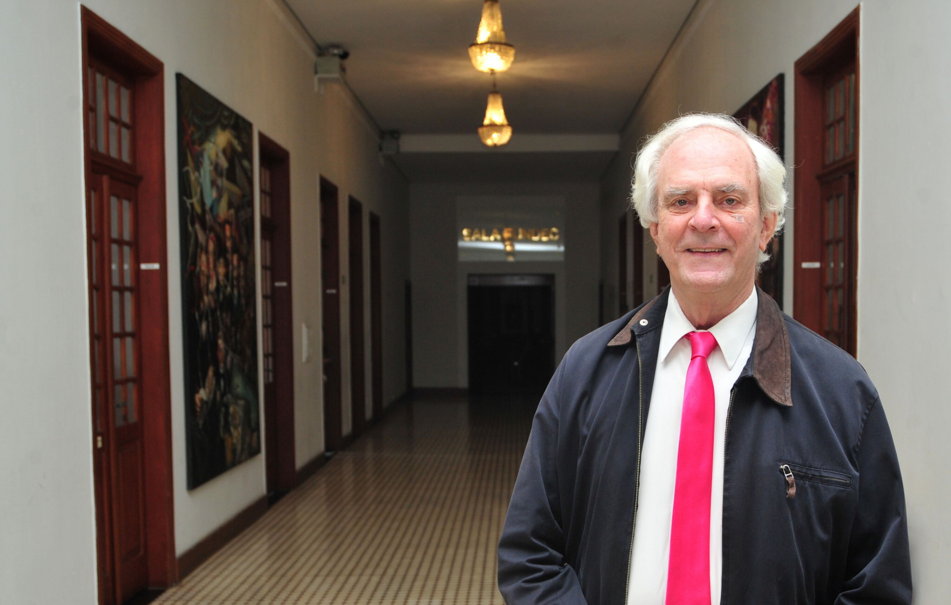 OSS sob ao palco sob regência do maestro convidado Eduardo Ostergren