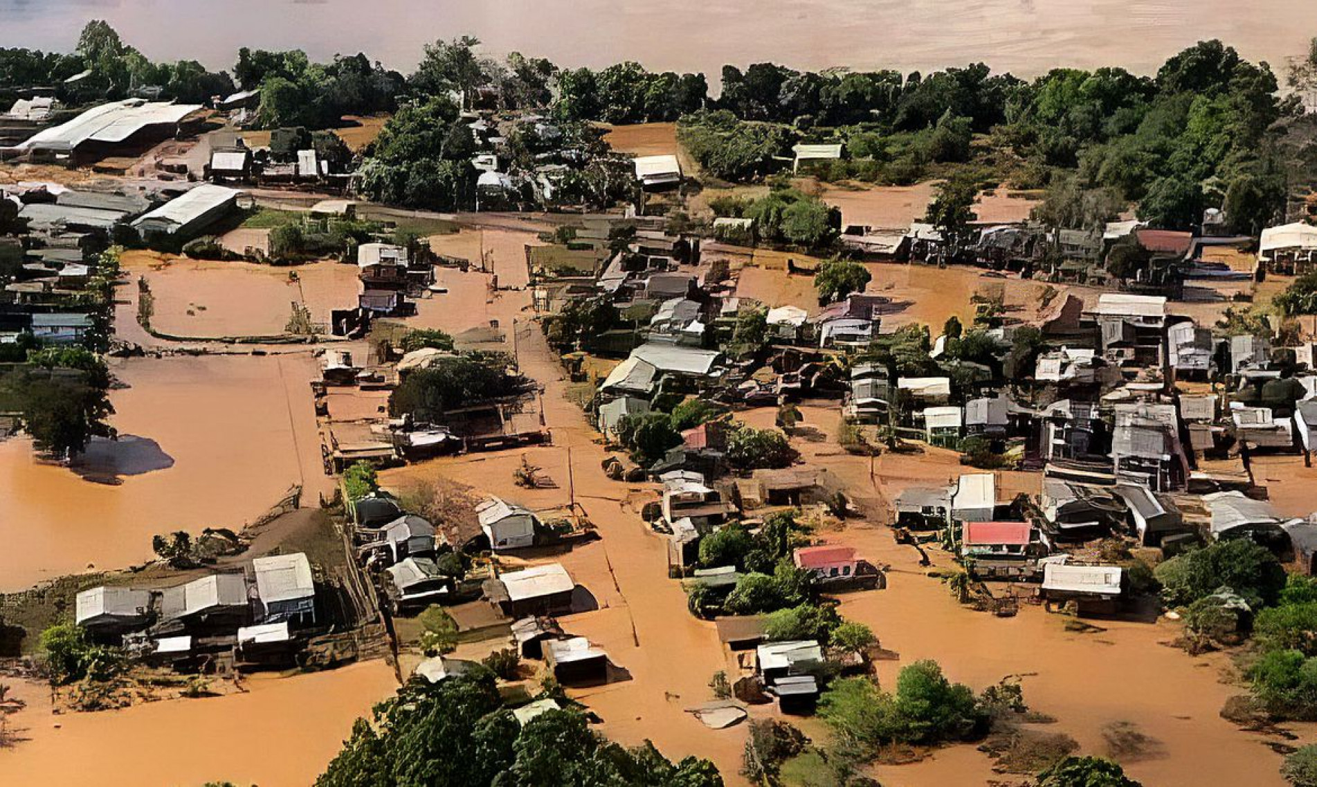 Sobrevoo, assistência e resgate de pessoas ilhadas em Bom Retiro do Sul (RS)