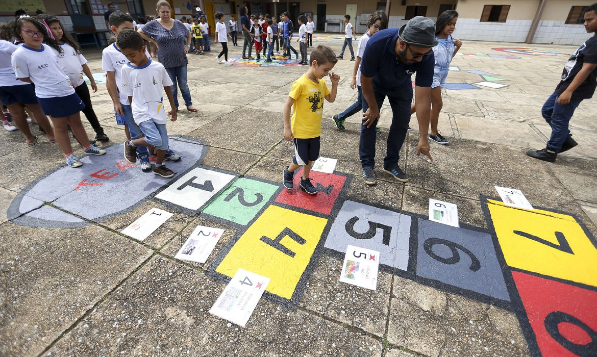 O recurso é destinado às creches e escolas públicas, ou instituições sem fins lucrativos conveniadas com o poder público