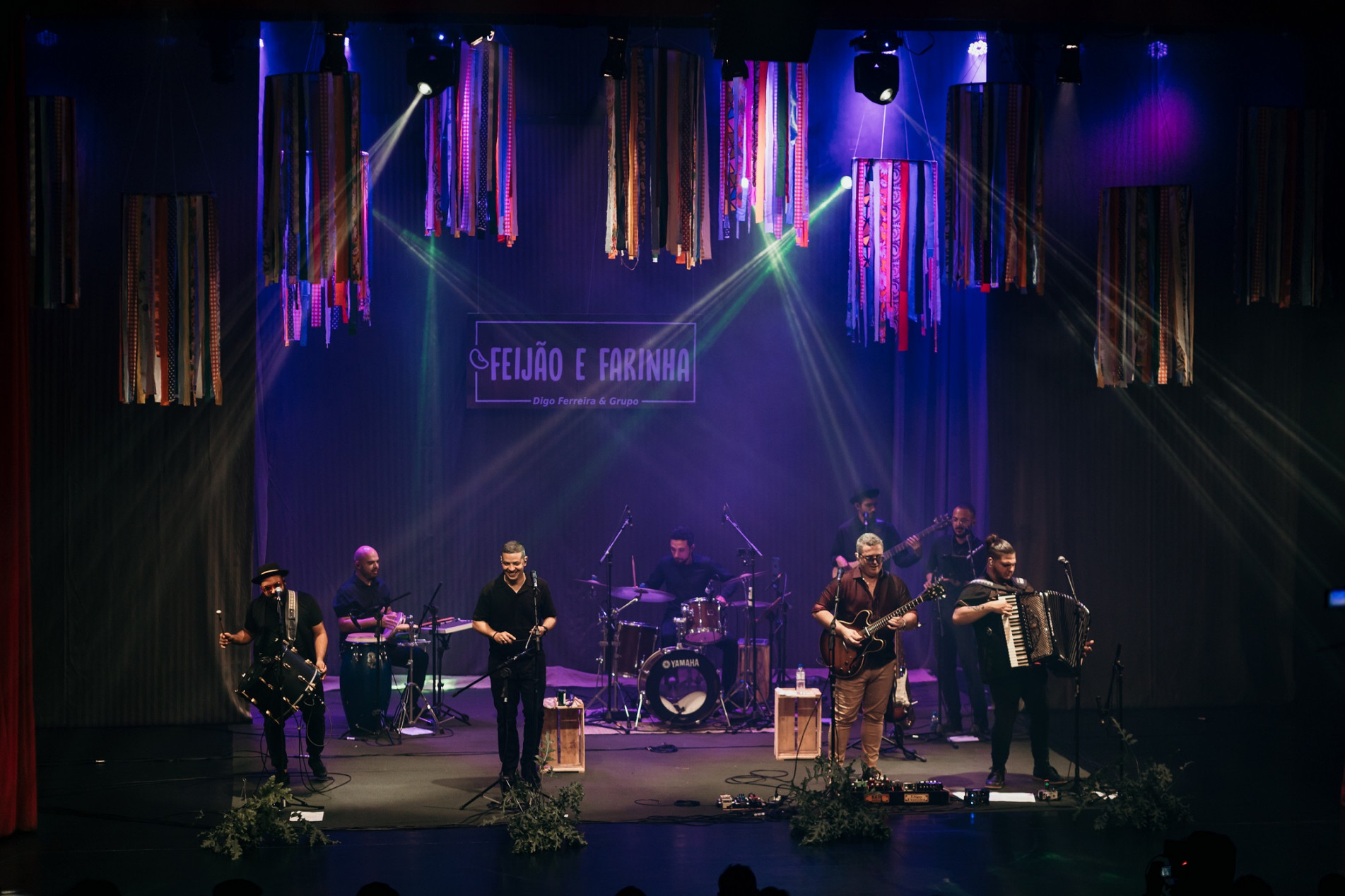 Digo Ferreira e banda fazem show de lançamento amanhã (14), às 20h