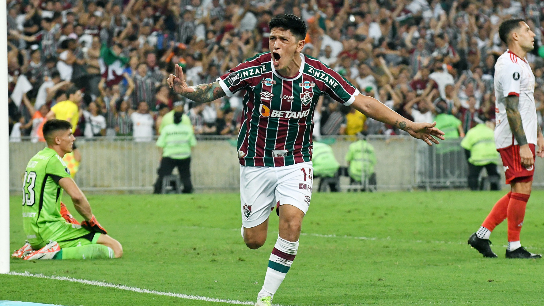 Com dois gols, argentino salvou o Flu no Maracanã