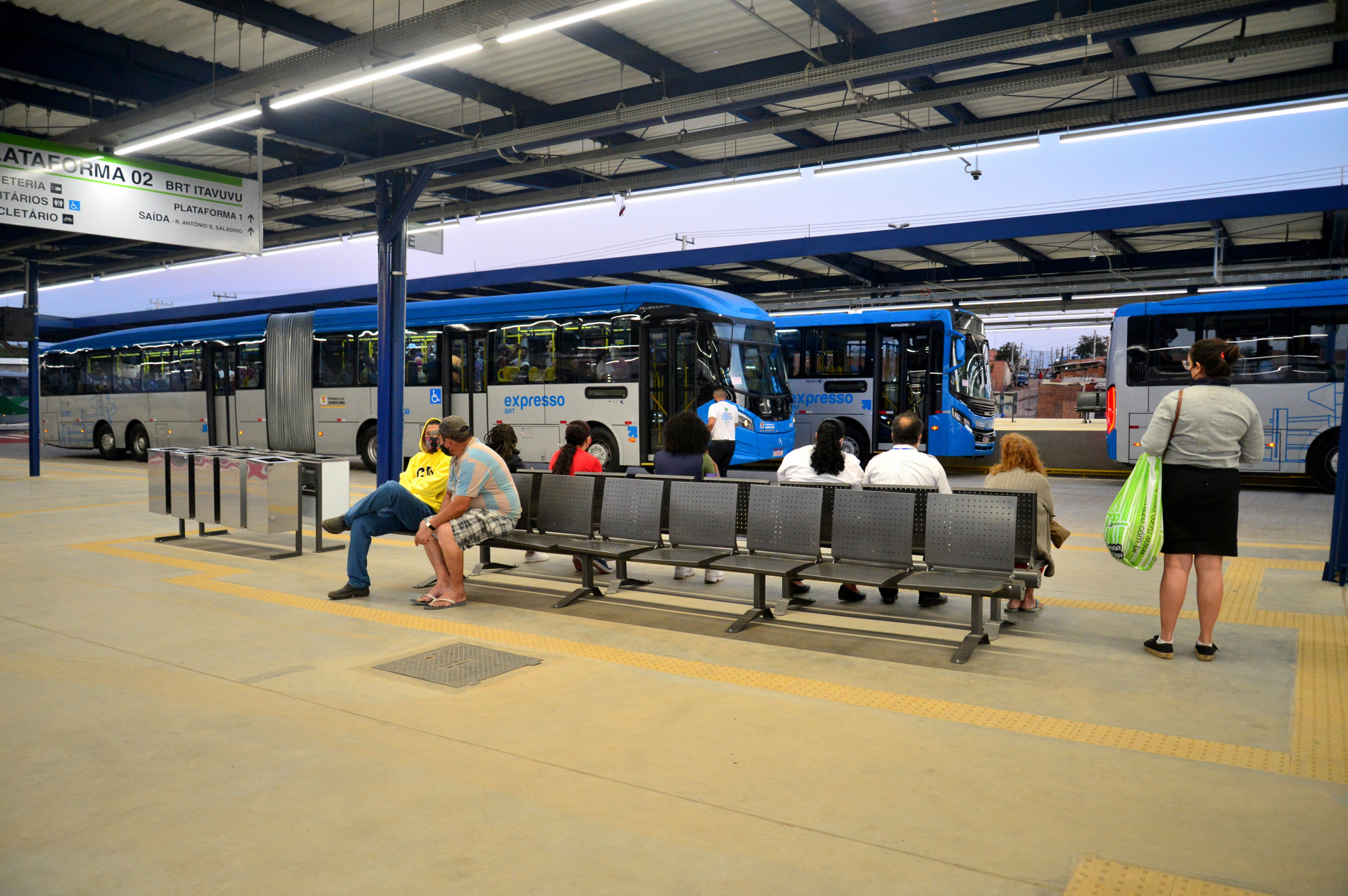 Terminais de ônibus contam com ponto de acesso gratuito