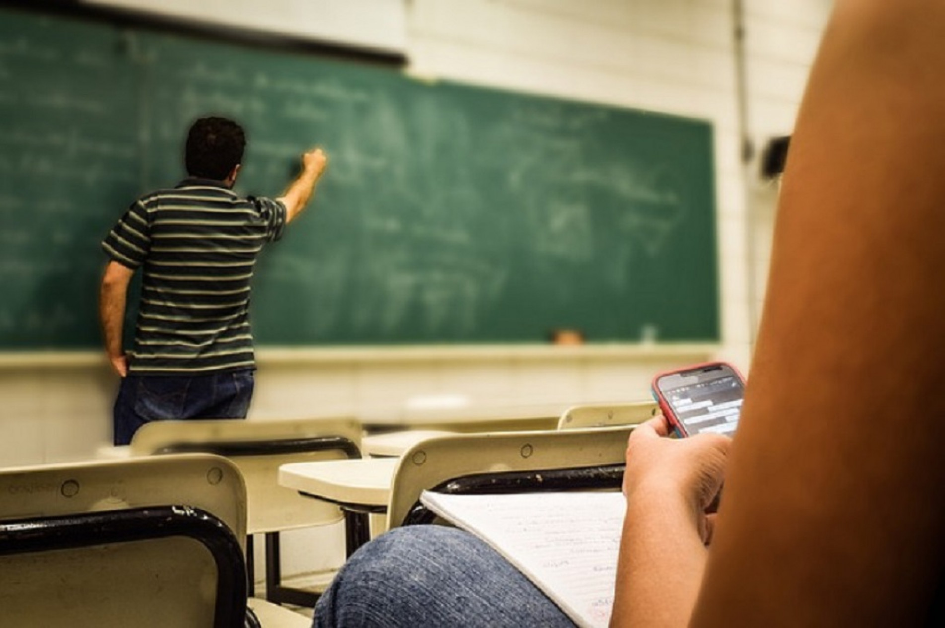 Sob esse viés, talvez, a profissão de professor esteja nesse contexto