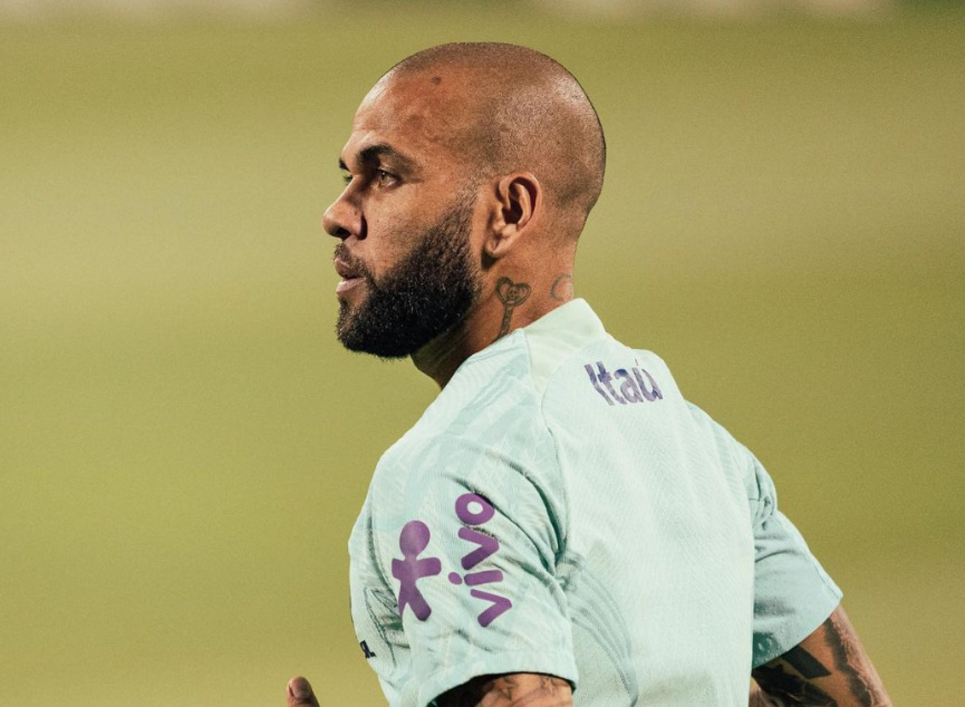 Em possível acordo a ser firmado com a Justiça espanhola, Daniel Alves pode se declarar culpado pelo crime de abuso sexual do qual é acusado 