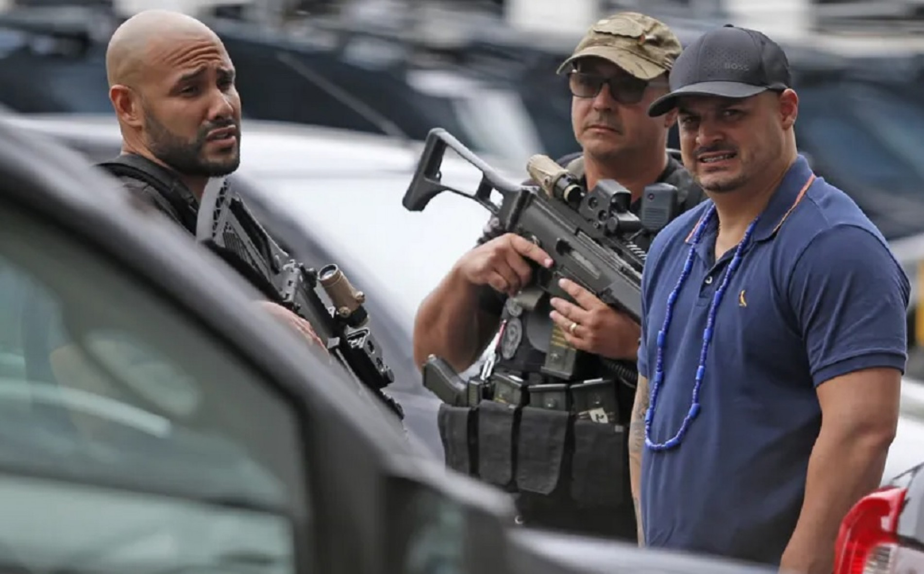 As investigações apontam que há 2 meses os 4 agentes venderam 16 toneladas de maconha para o Comando Vermelho