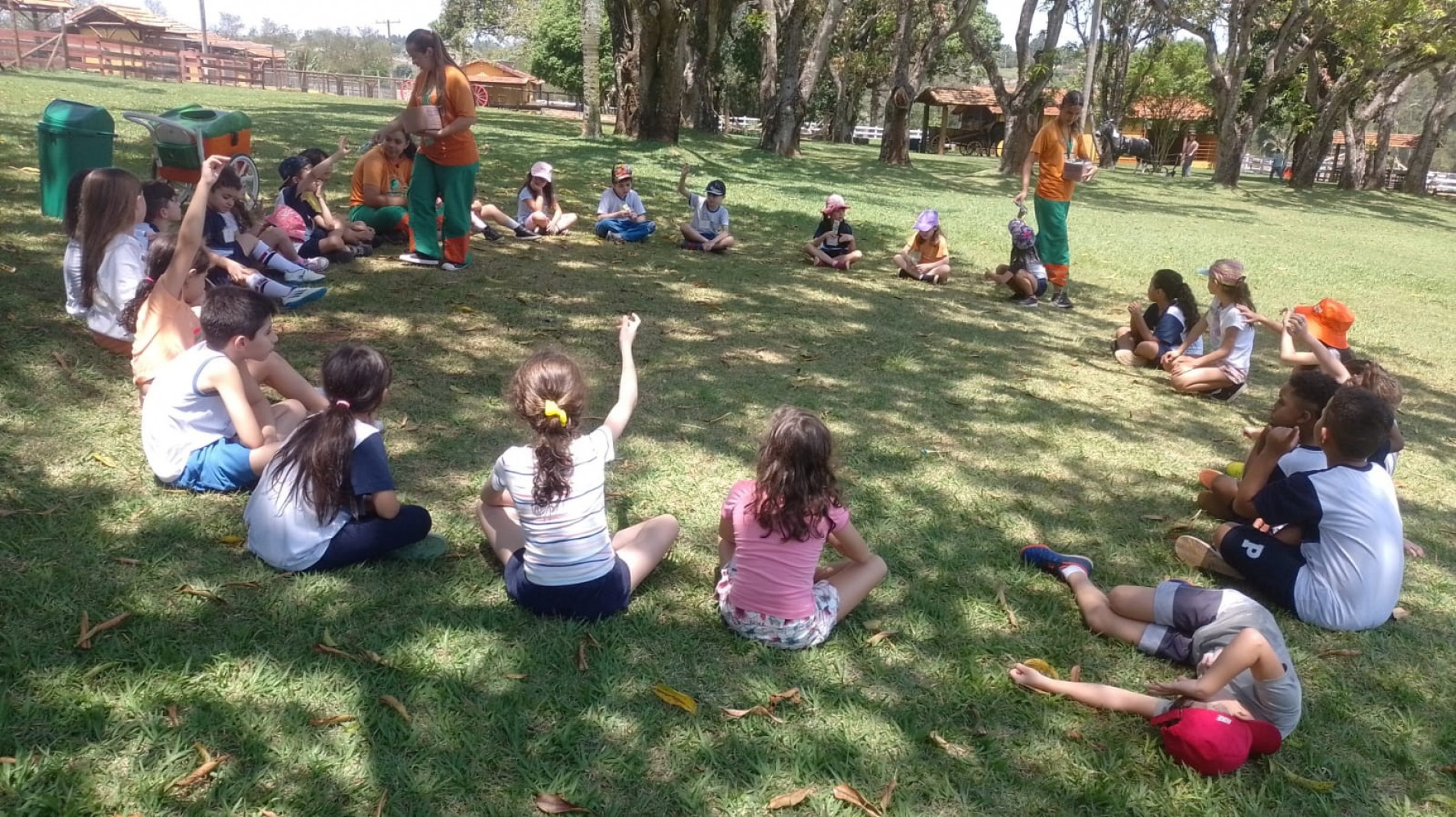 Foram contempladas brincadeiras educativas e o contato com a natureza