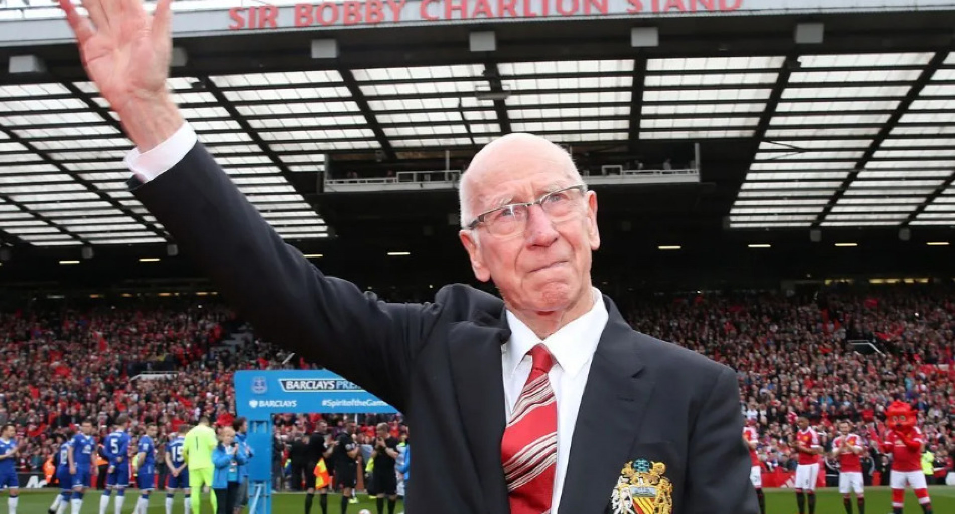 Uma das arquibancadas do Old Trafford, estádio do Manchester United, é nomeada em homenagem ao ex-jogador