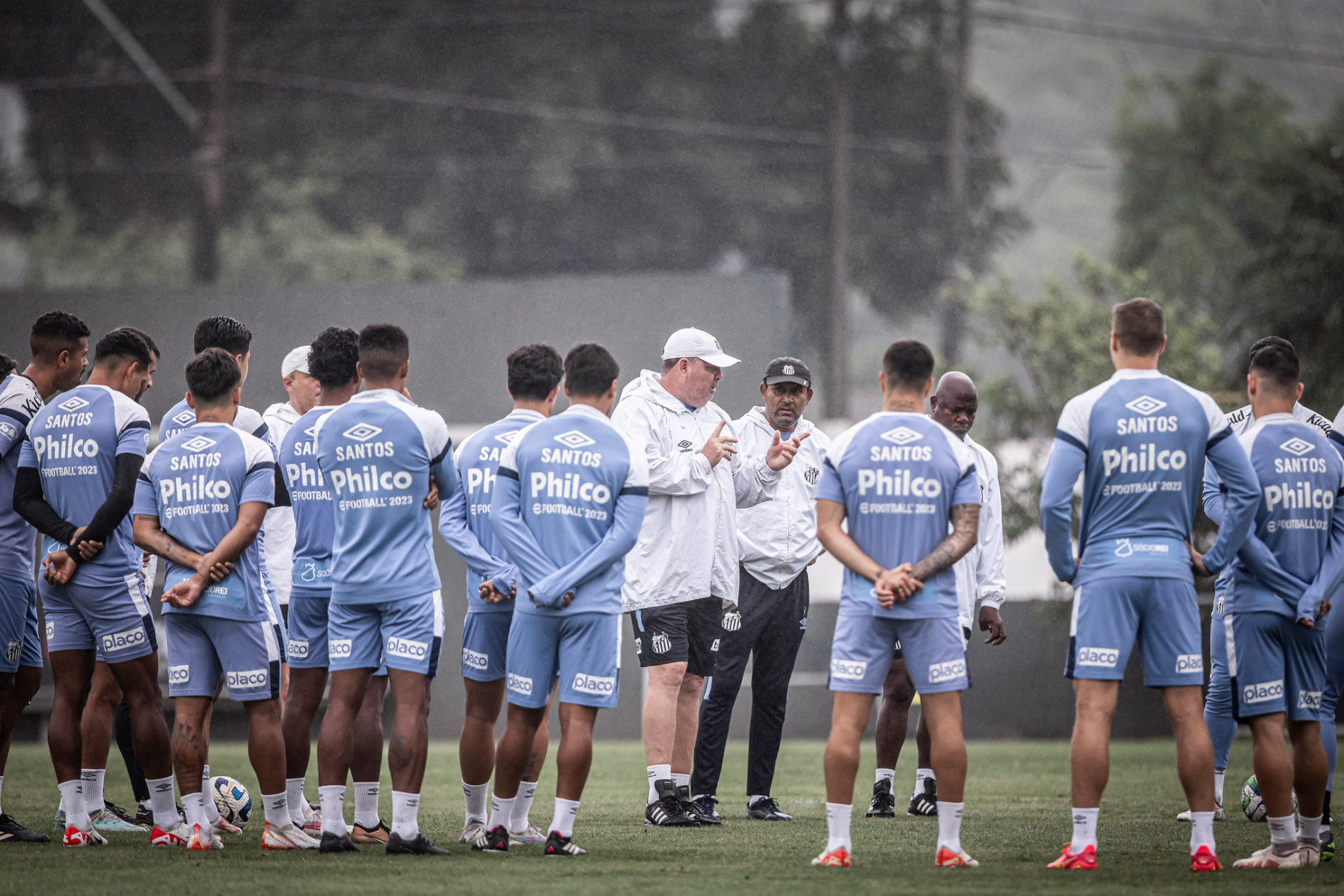 Marcelo Fernandes tem o time completo à disposição