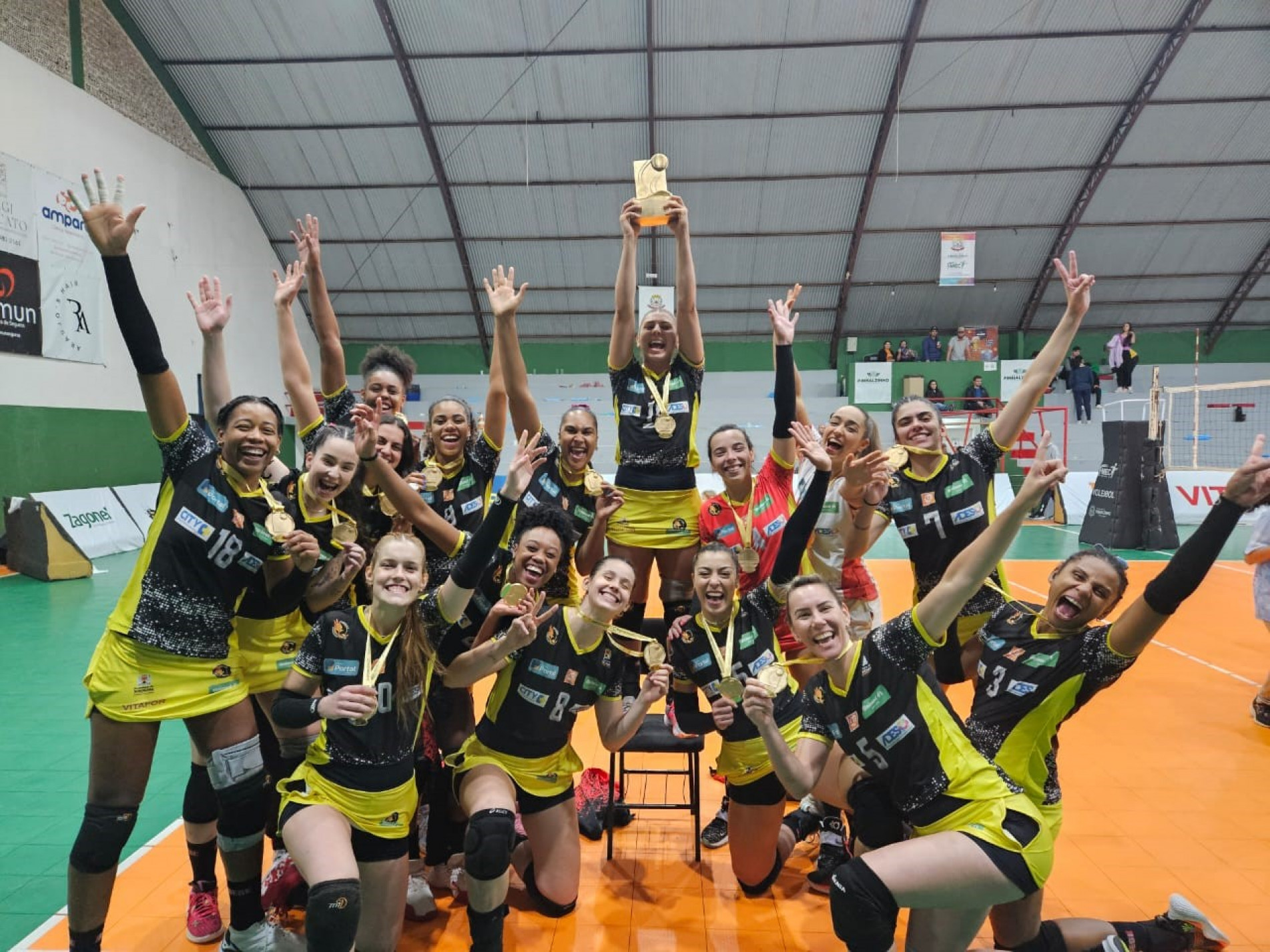 Renasce/Sesi Sobe à Superliga B Feminina