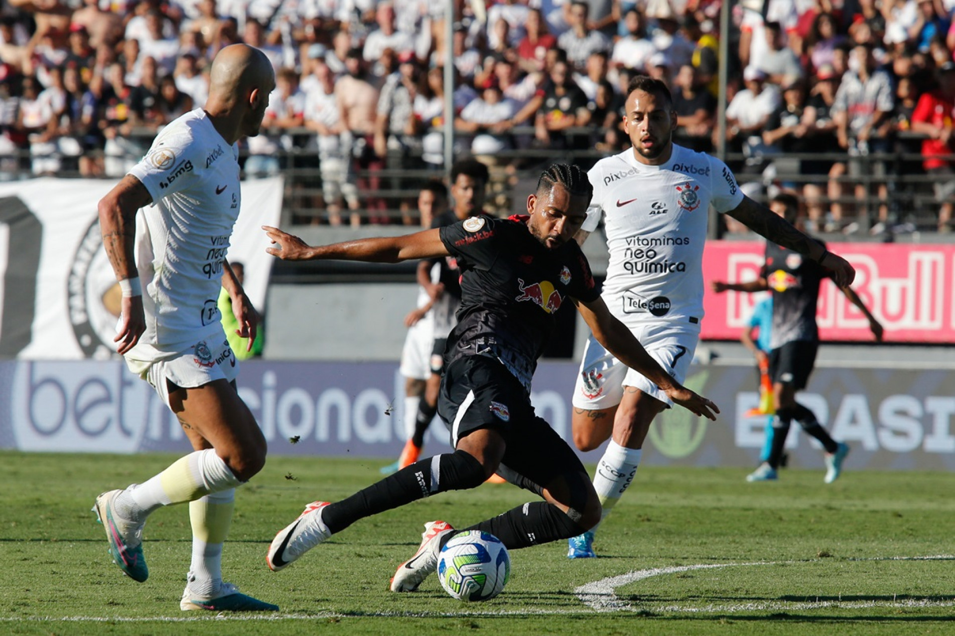 Corinthians é superado pelo Bahia em jogo da 35ª rodada do