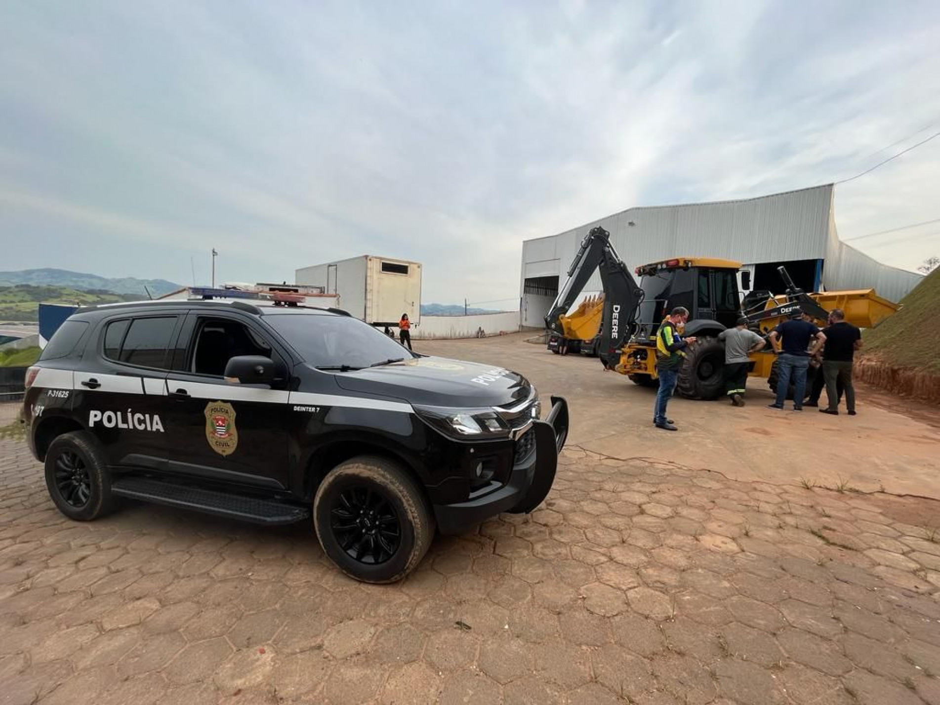 Polícia Civil recupera retroescavadeira em cidade de Minas Gerais