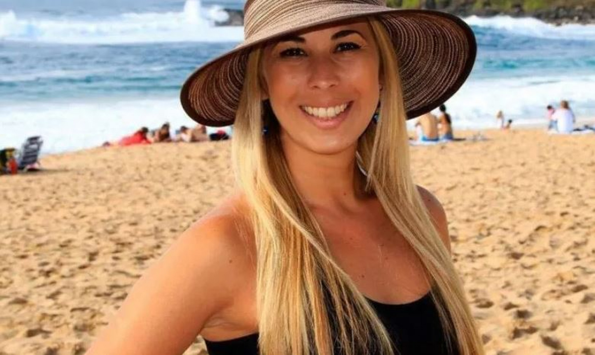 Professora brasileira, de 43 anos, foi encontrada morta em uma banheira 