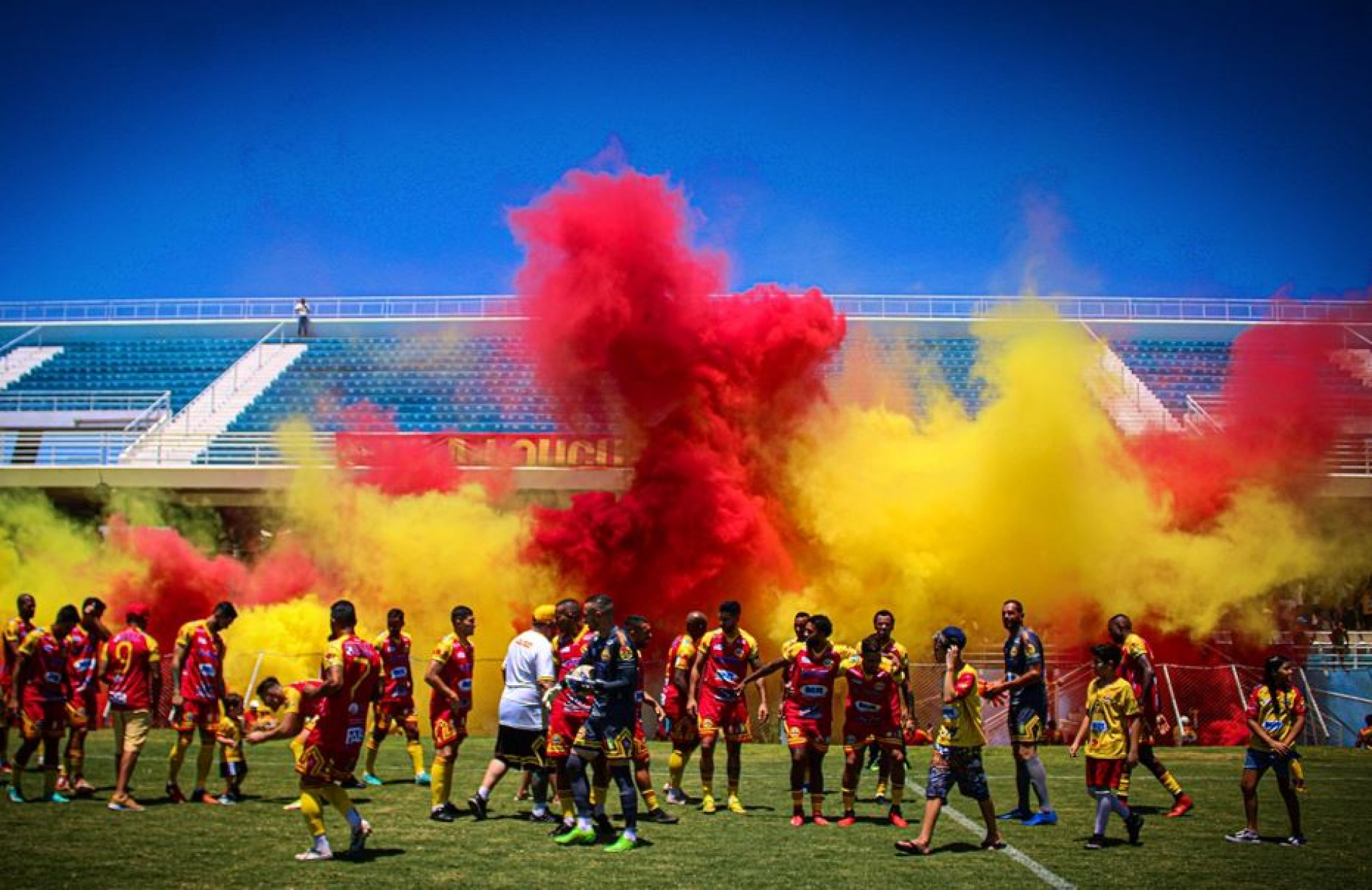 A promessa é de grande festa das torcidas no CIC