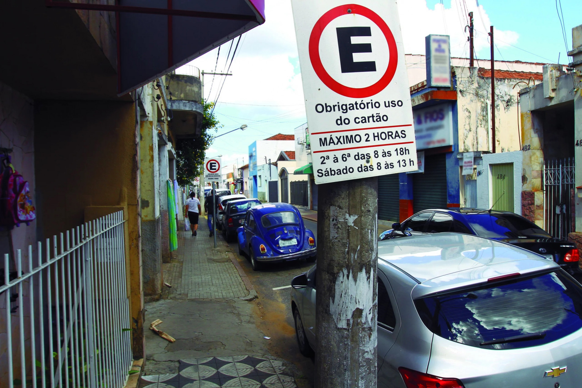 Estacionamento regulamentado será reimplantado em 17 ruas, após seis anos