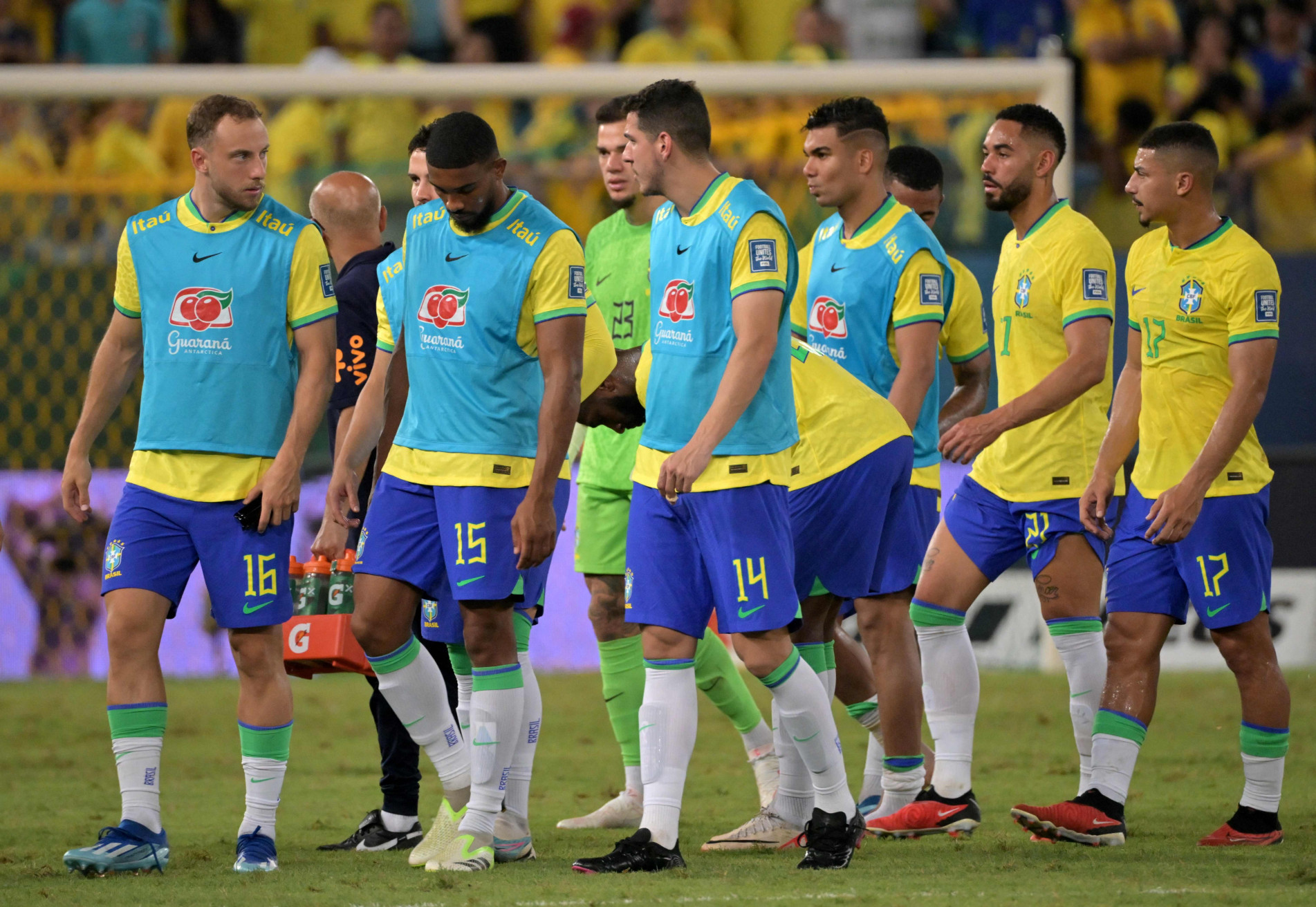 O time comandado por Fernando Diniz terminou em quinto lugar e continua distante da líder Argentina