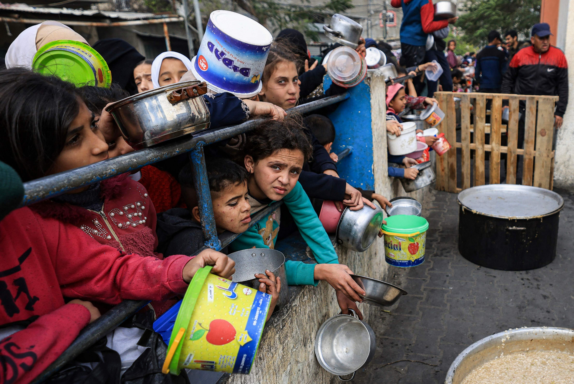 Moradores de Gaza enfrentam dificuldade para se alimentar