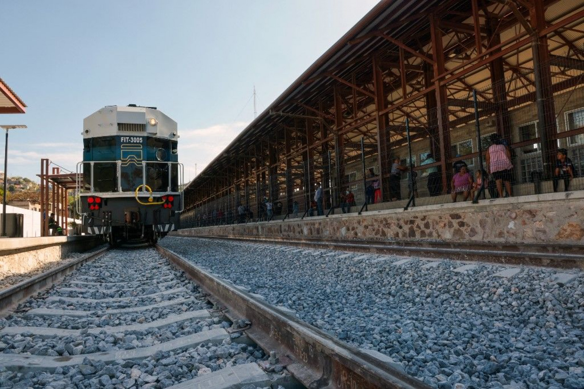 Serão transportados contêineres de carga no percurso de 227 quilômetros 