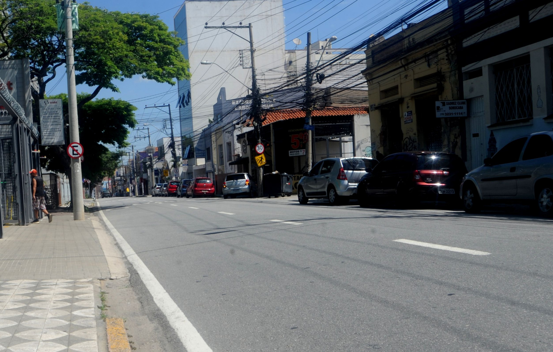 Comerciantes pedem providência. Prefeitura diz que tem projeto