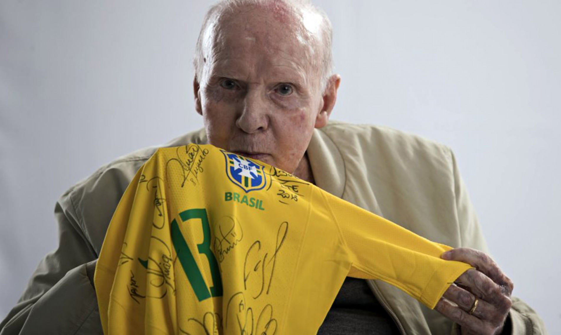 Ex-técnico e jogador da seleção tinha 92 anos