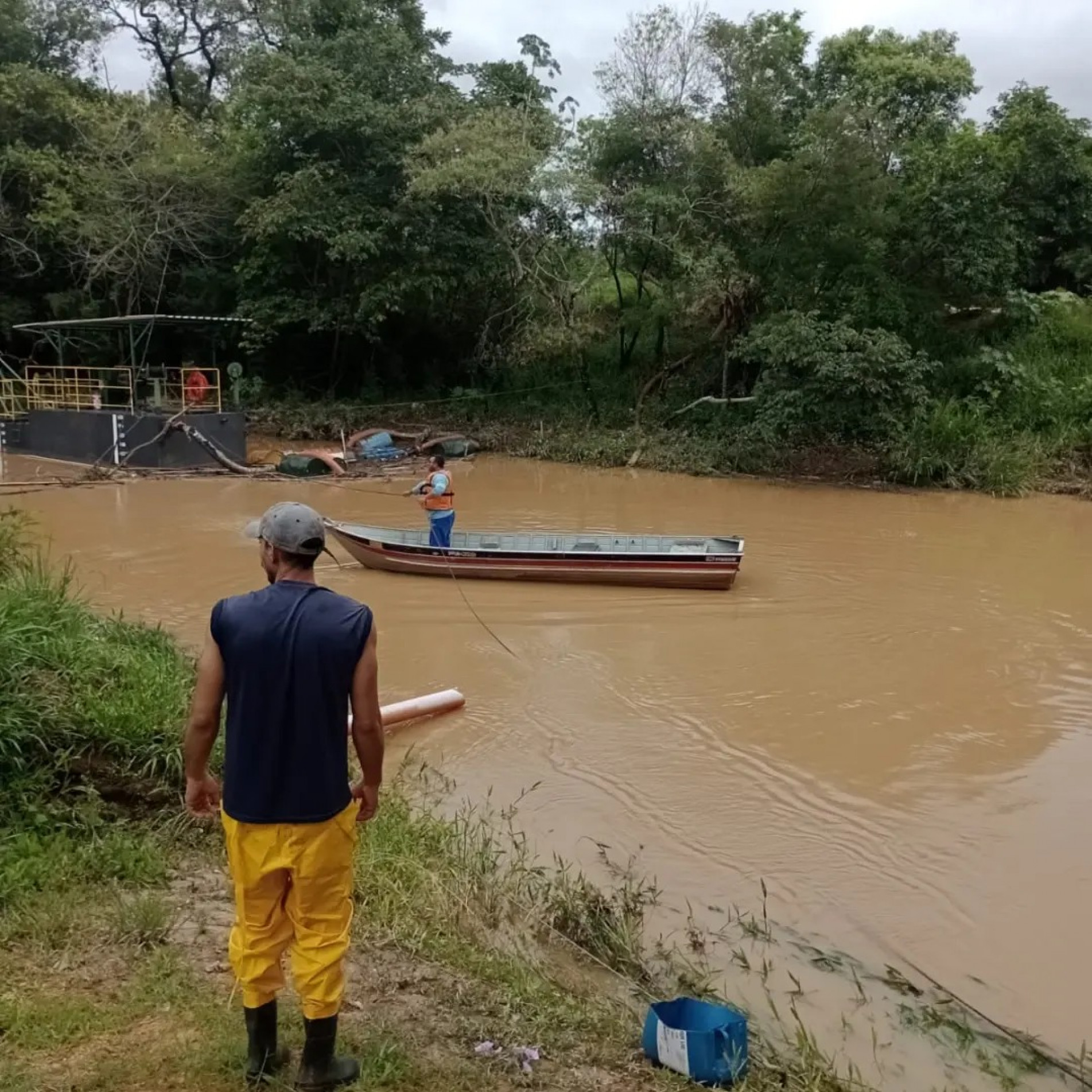 Equipes do SAAE trabalham em força-tarefa desde as primeiras horas da manhã